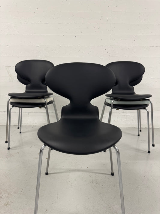 Nypolstret Arne Jacobsen ‘Myren/3101’ Fritz Hansen.