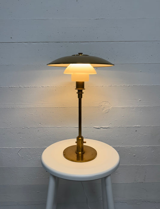 Poul Henningsen, “PH 3/2” Louis Poulsen.