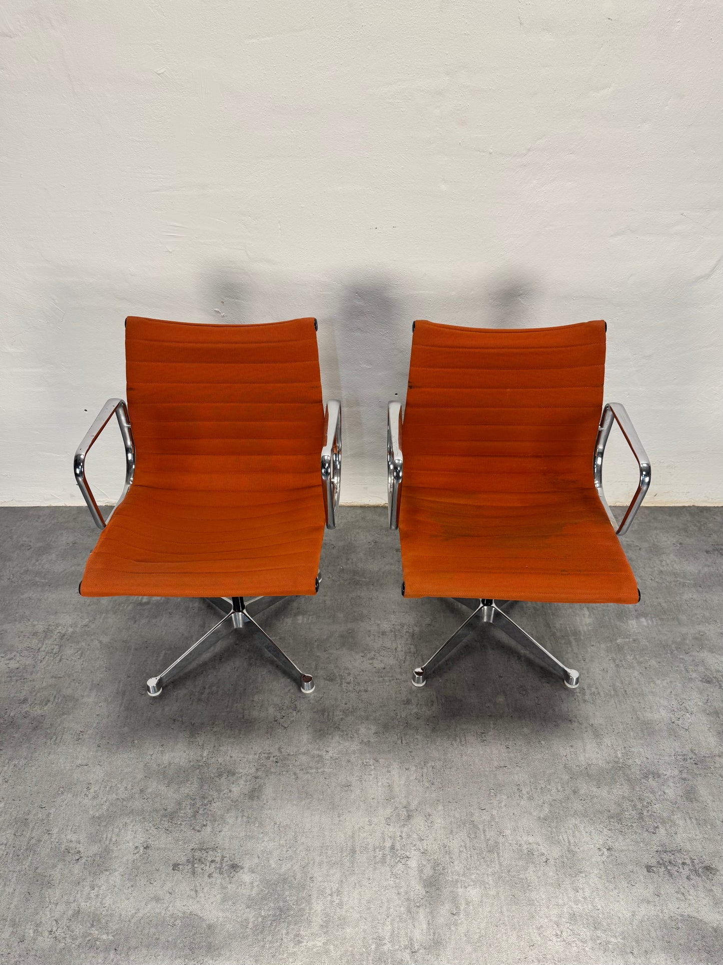 Charles Eames ‘EA107’ kontorstol, Vitra.
