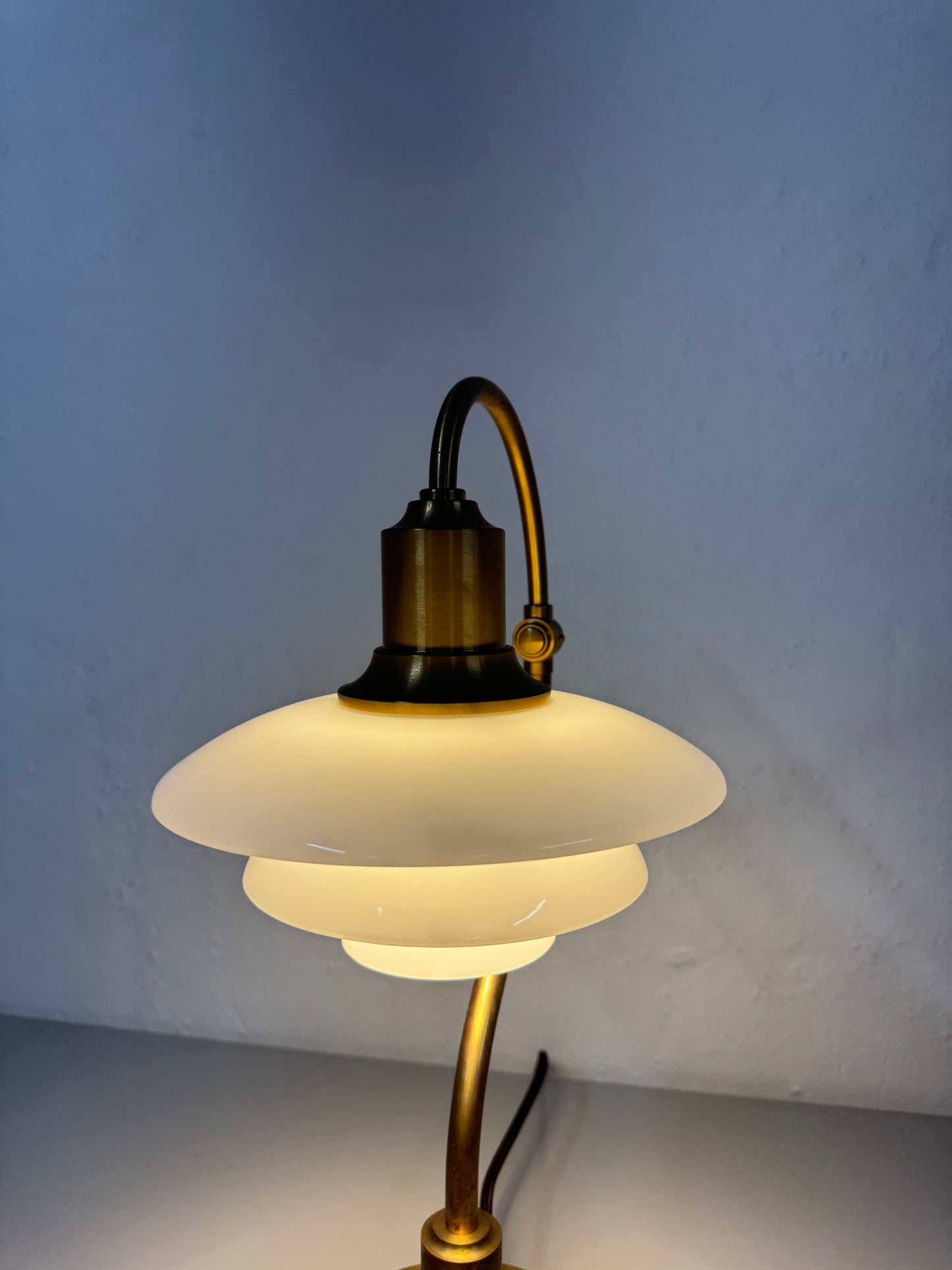 Poul Henningsen, “spørgsmålstegnet” Louis Poulsen.
