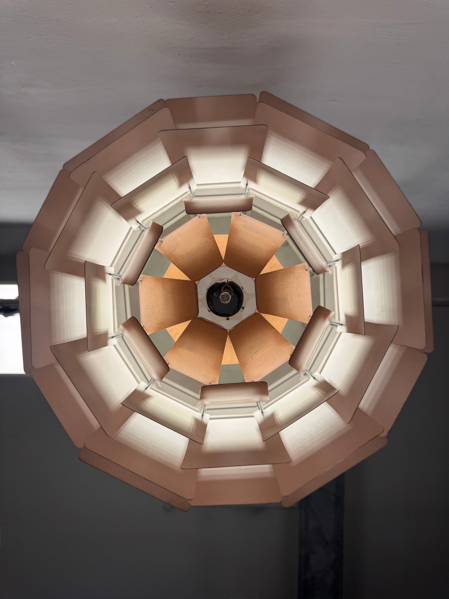 Nyrenoveret Poul Henningsen “Koglen” Ø60 cm.