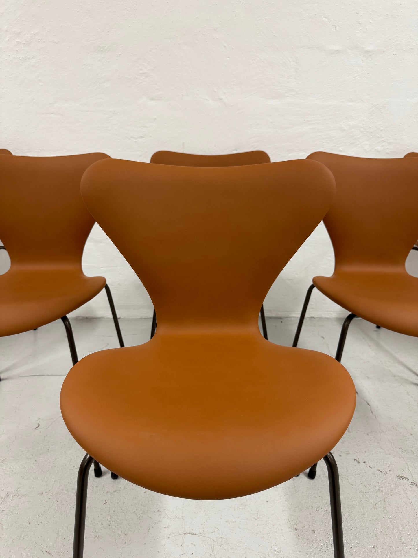 Nypolstret Arne Jacobsen ‘Syveren/3107’ Fritz Hansen.