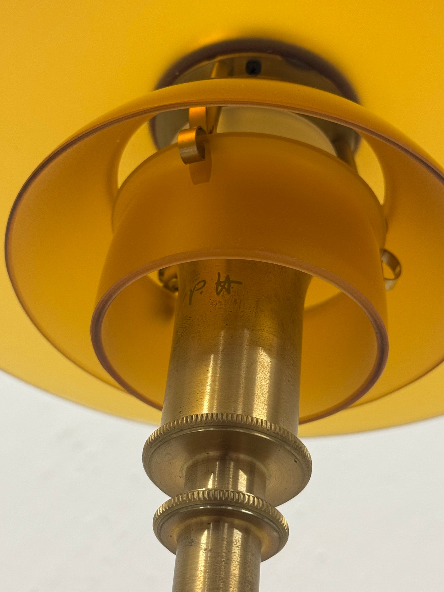Poul Henningsen, “PH 2/1” Louis Poulsen.