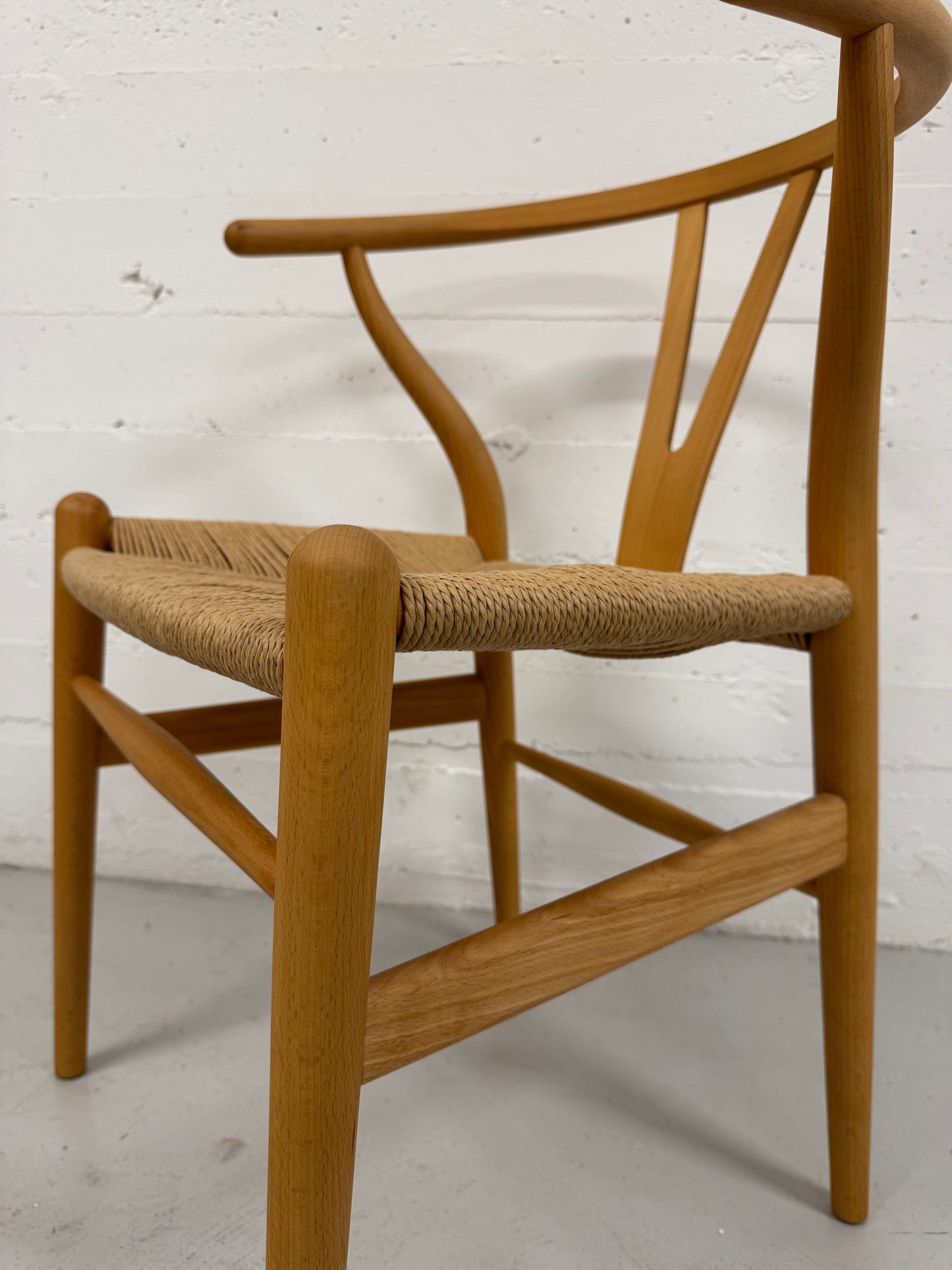 Hans J. Wegner ‘CH24’ ‘Y-stolen’ fremstillet hos Carl Hansen & Søn.