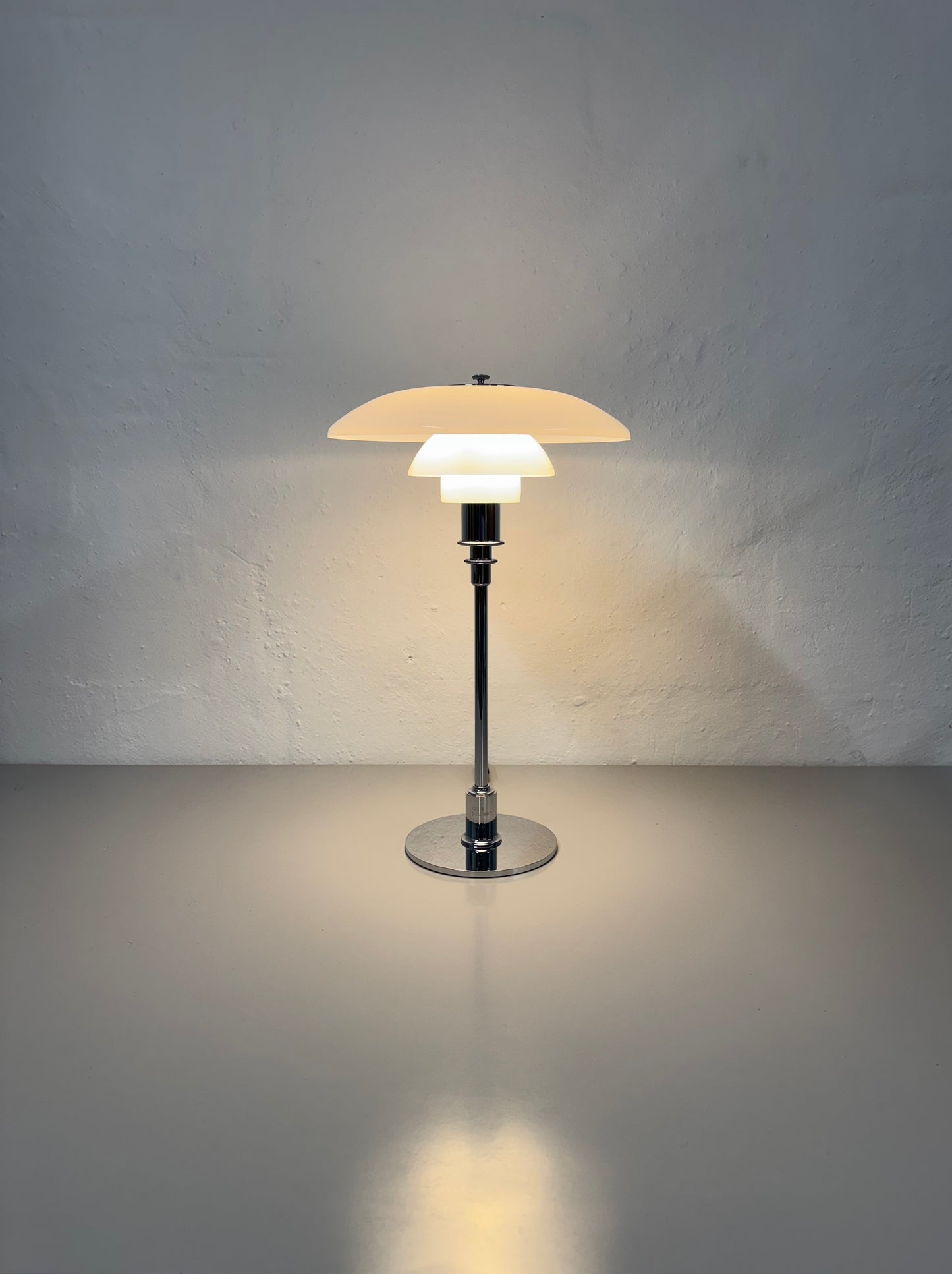 Sjælden Limitid Edition Poul Henningsen, “PH 3/2” Louis Poulsen.