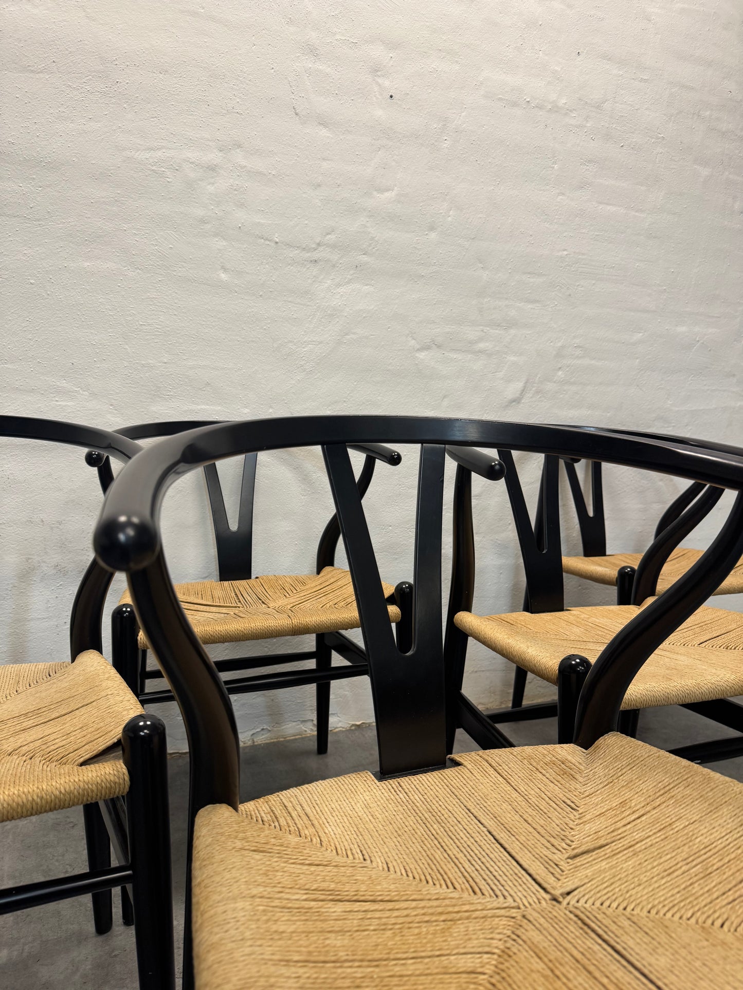 Hans J. Wegner ‘CH-24’ Carl Hansen & Søn.