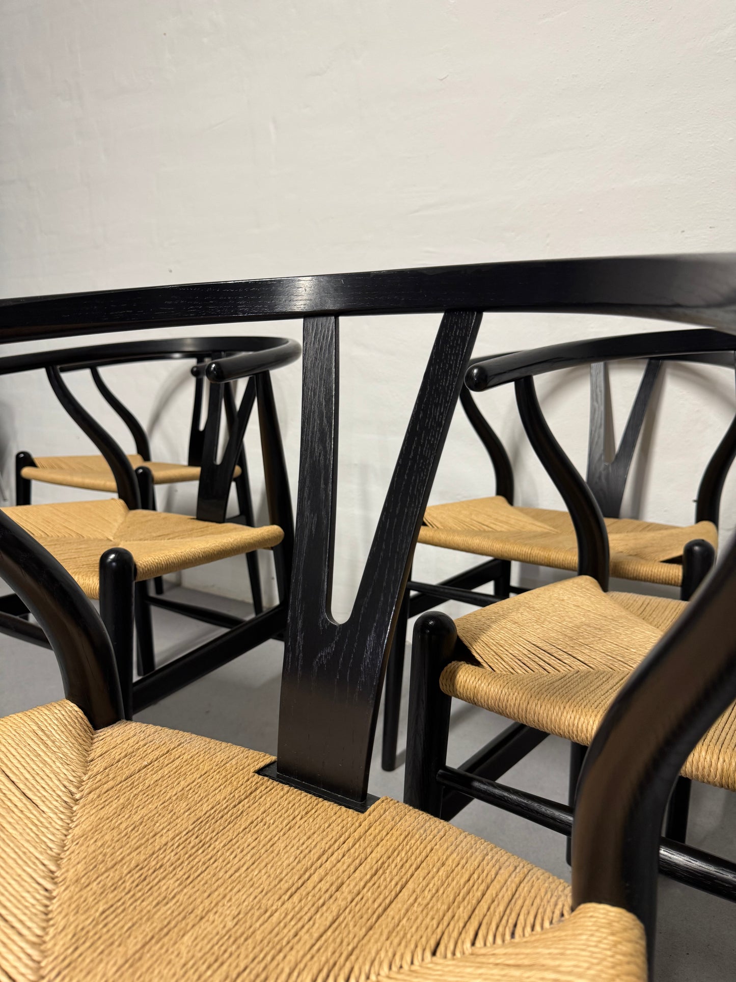 Egetræ, Hans J. Wegner ‘CH24’ ‘Y-stolen’ fremstillet hos Carl Hansen & Søn.