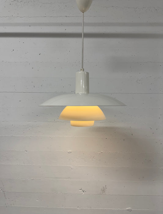 Poul Henningsen, “PH 4 1/2 4” Louis Poulsen.