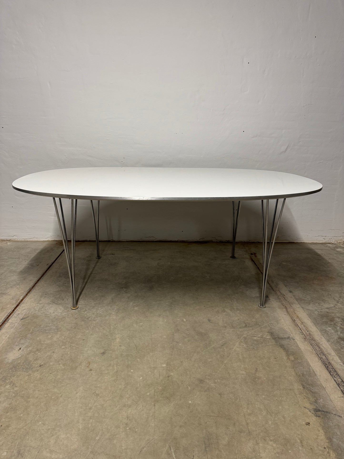 Piet Hein & Bruno Mathsson ‘Superellipse’ spisebord, Fritz Hansen.