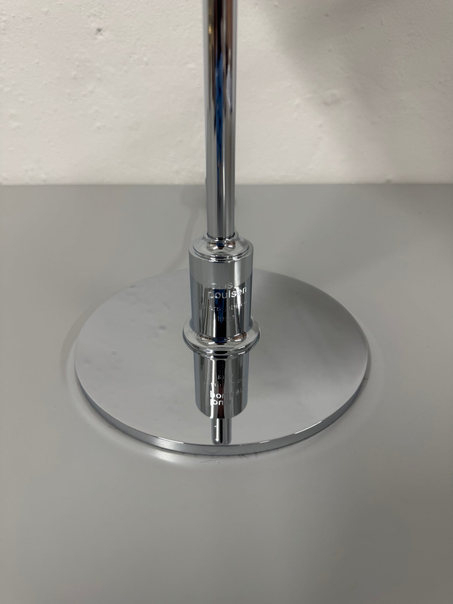 Sjælden Limitid Edition Poul Henningsen, “PH 3/2” Louis Poulsen.