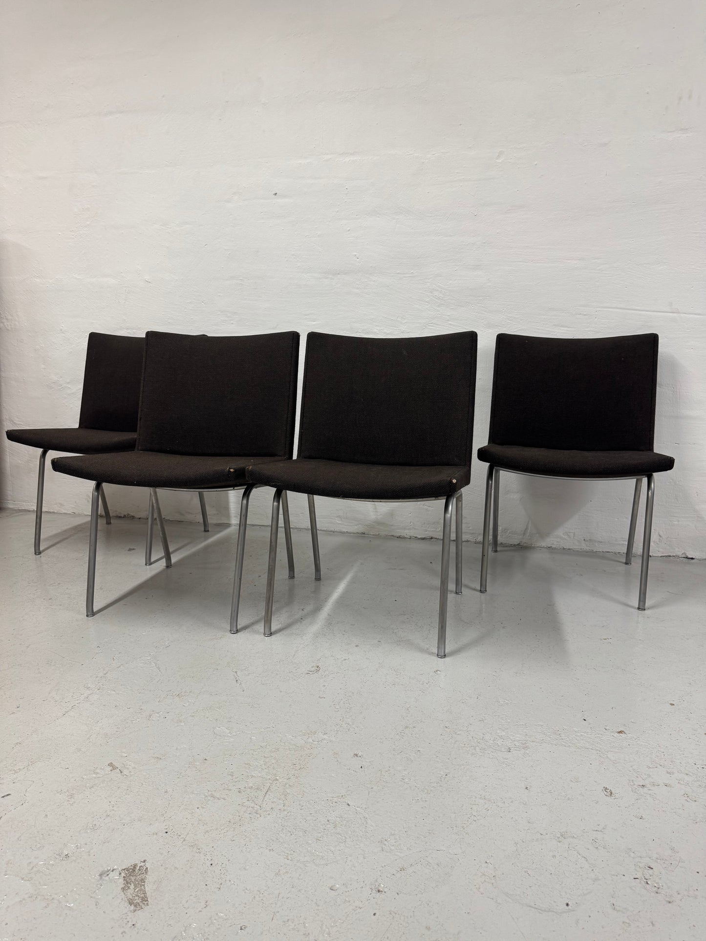 Hans J. Wegner ‘Lufthavnsstol’ ‘AP38’ fremstillet hos AP stolen.