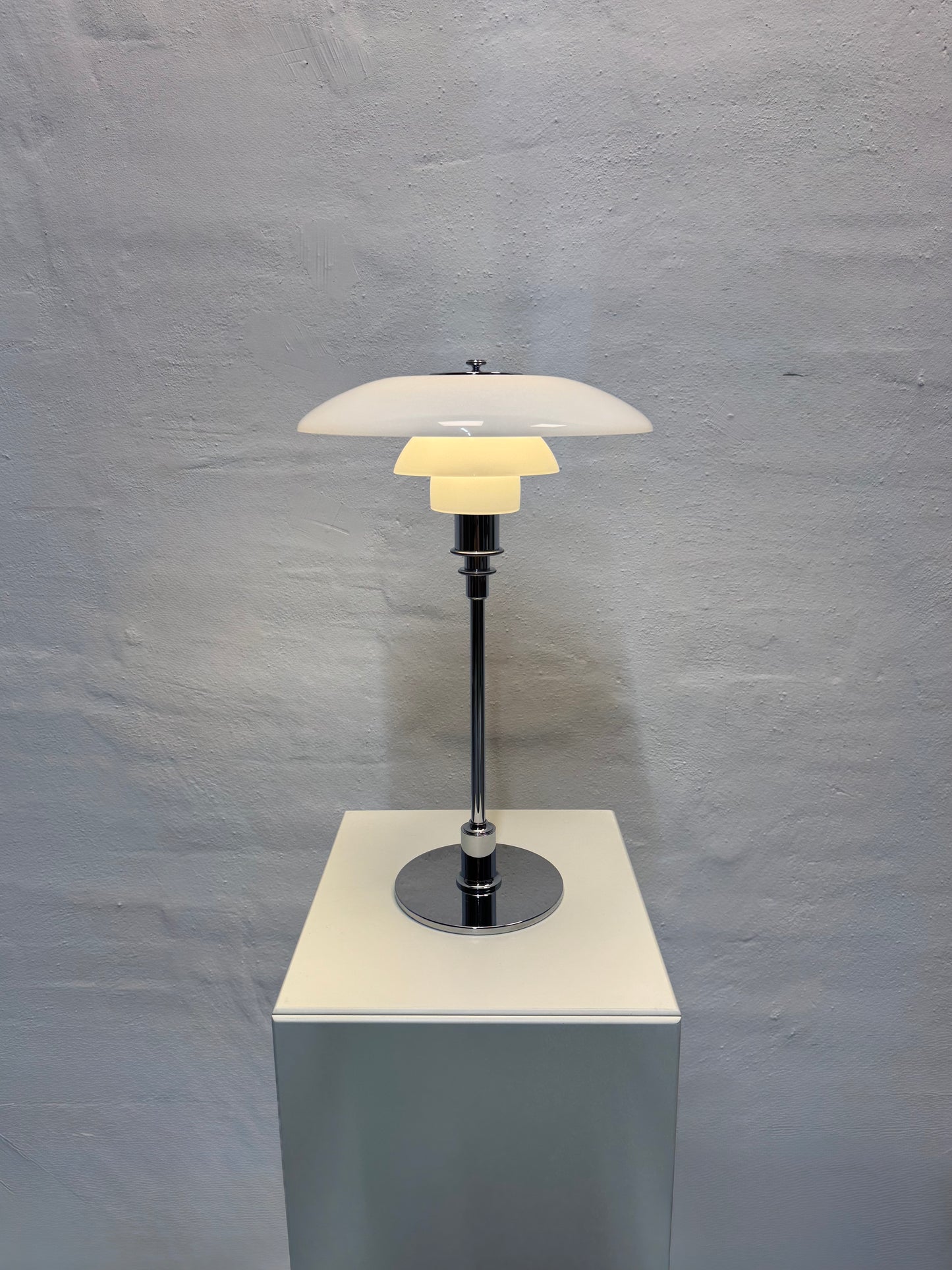 Poul Henningsen, “PH 3/2” Louis Poulsen.