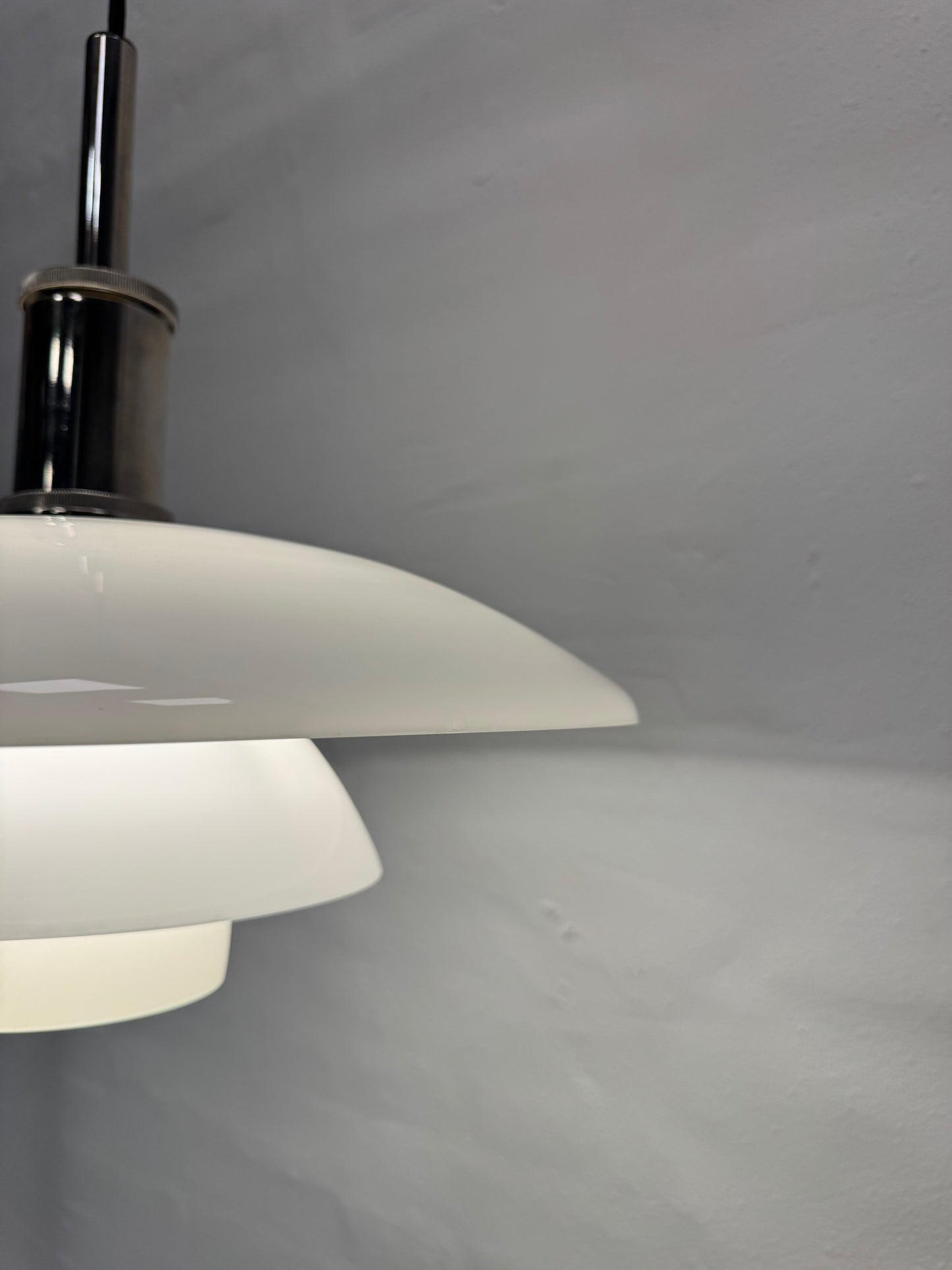 Poul Henningsen, “PH 4½-4” Louis Poulsen.