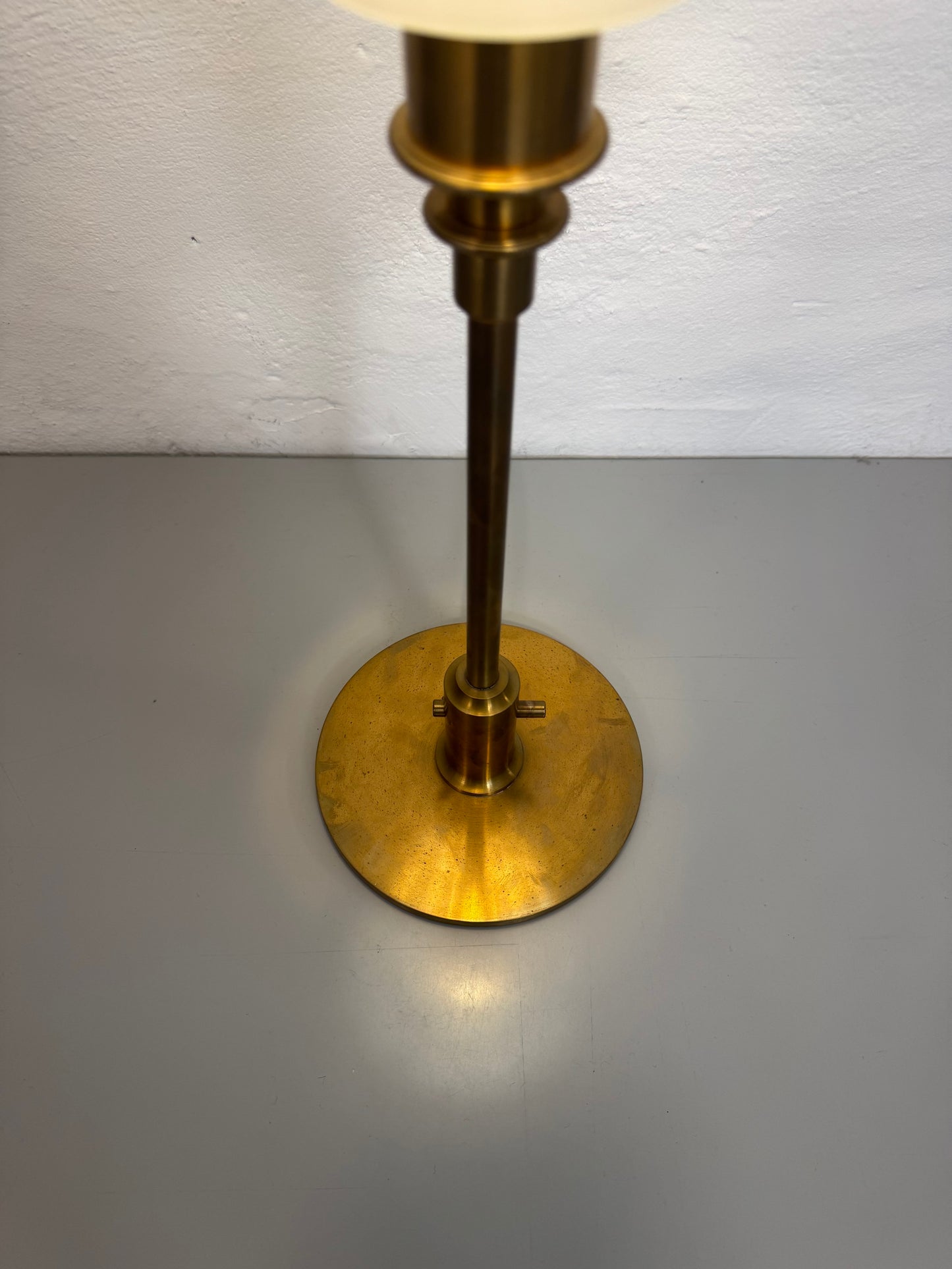 Poul Henningsen, “PH 3/2” Louis Poulsen.