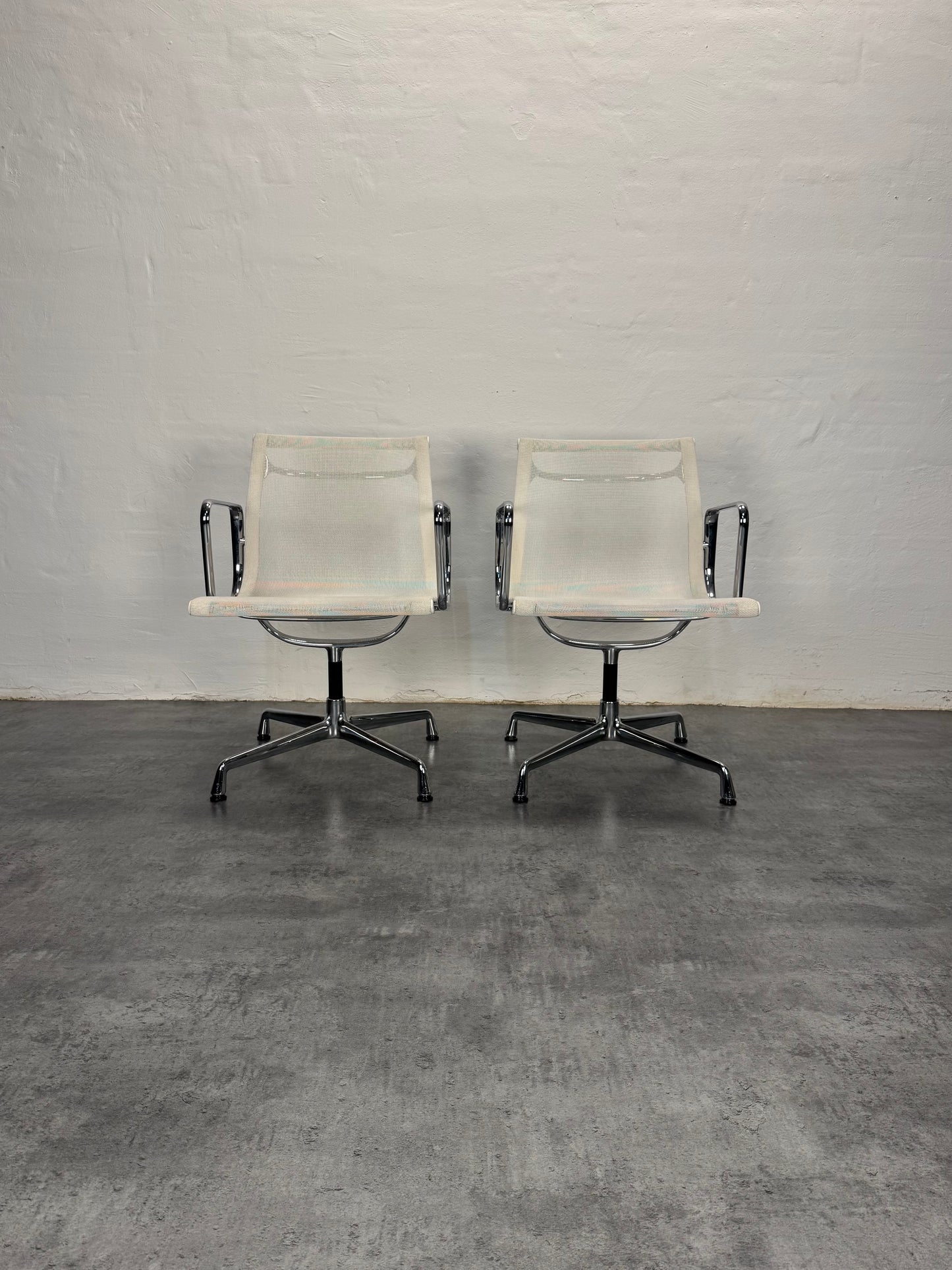 Charles Eames ‘EA107’ kontorstol, Vitra.