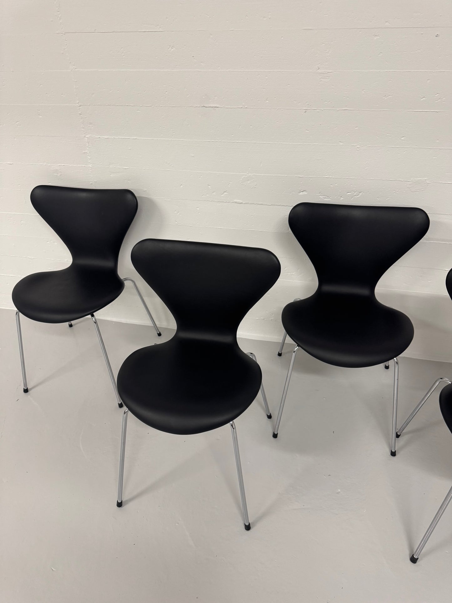 Arne Jacobsen ‘3107’ Fritz Hansen.