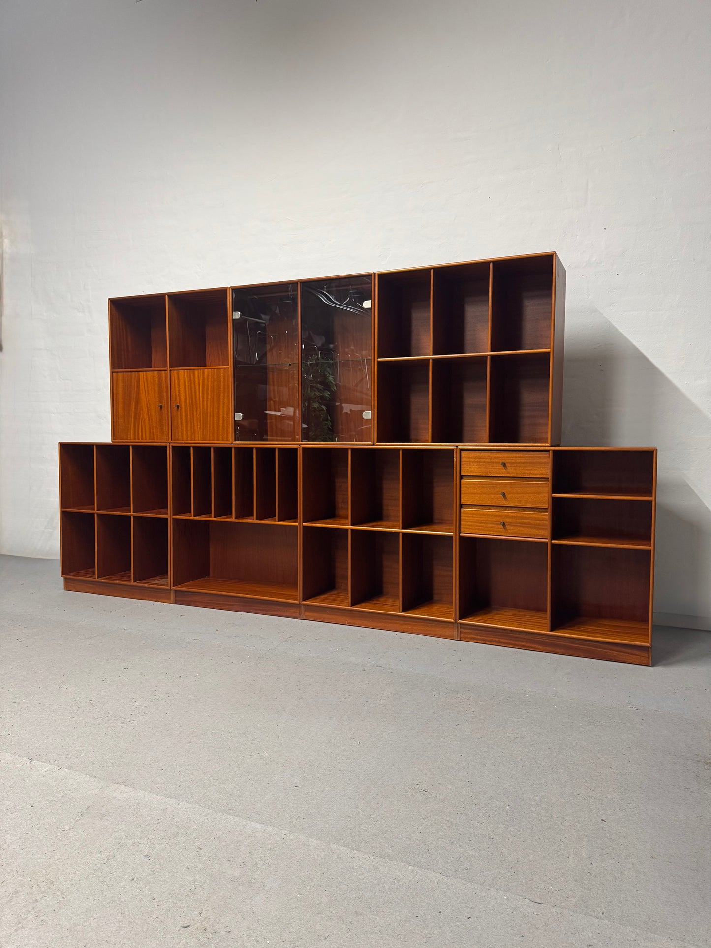 Peter J. Lassen, Montana reolmoduler.