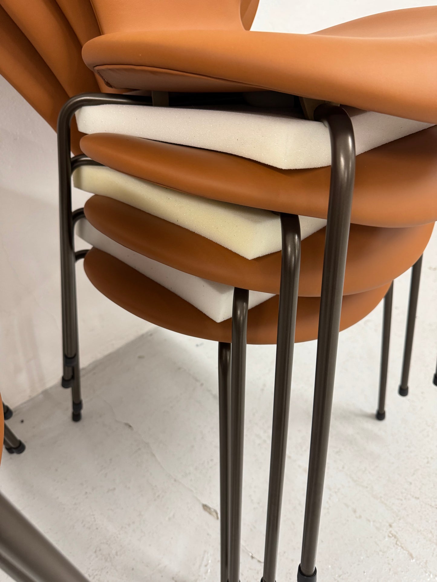 Nypolstret Arne Jacobsen ‘Syveren/3107’ Fritz Hansen.