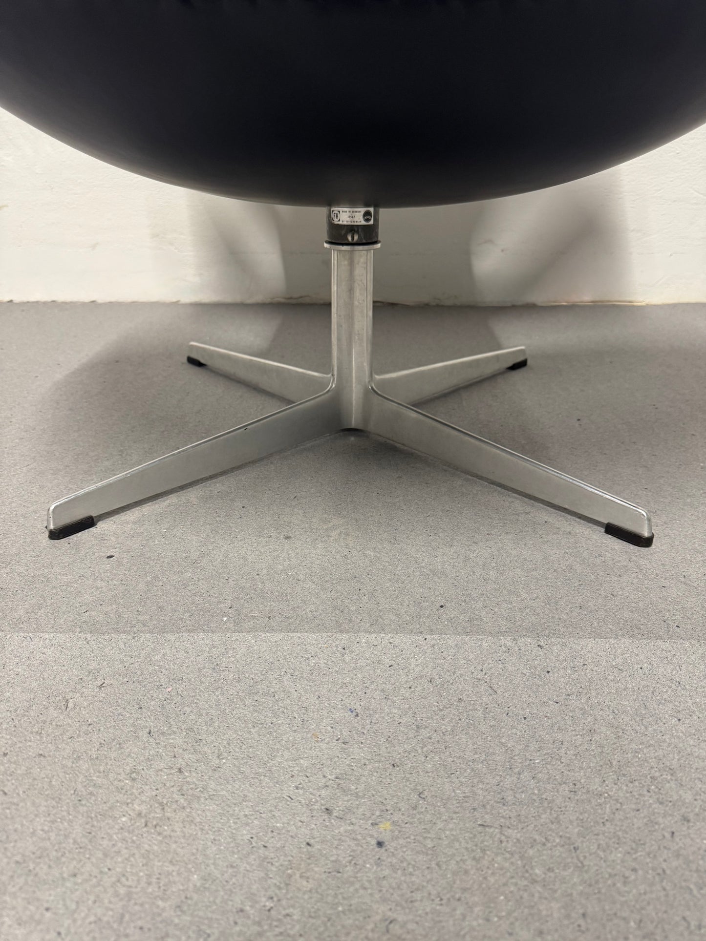 Arne Jacobsen ‘Svanen’ Fritz Hansen, model: 3320.