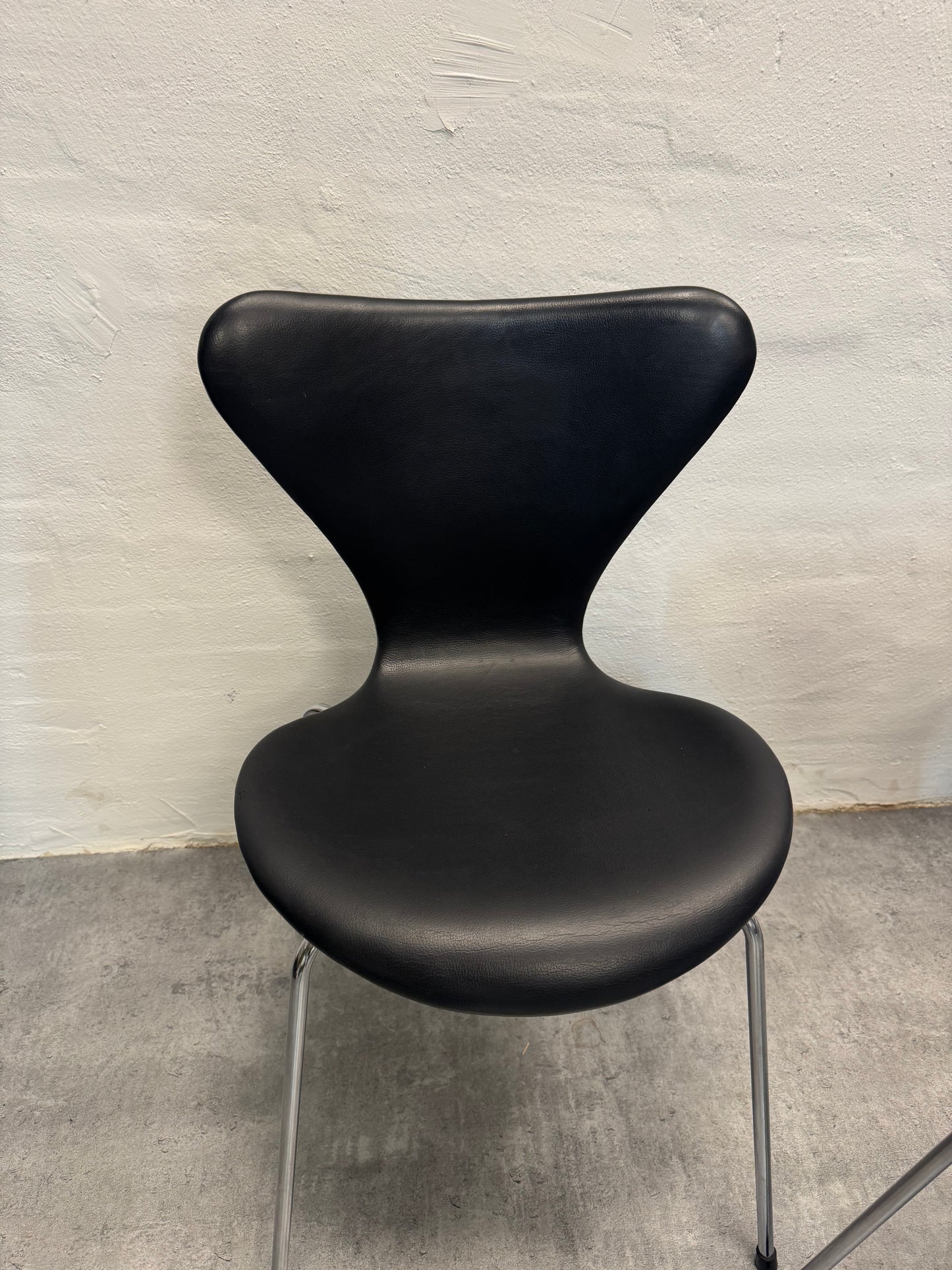 Arne Jacobsen ‘Syveren/3107’ Fritz Hansen.