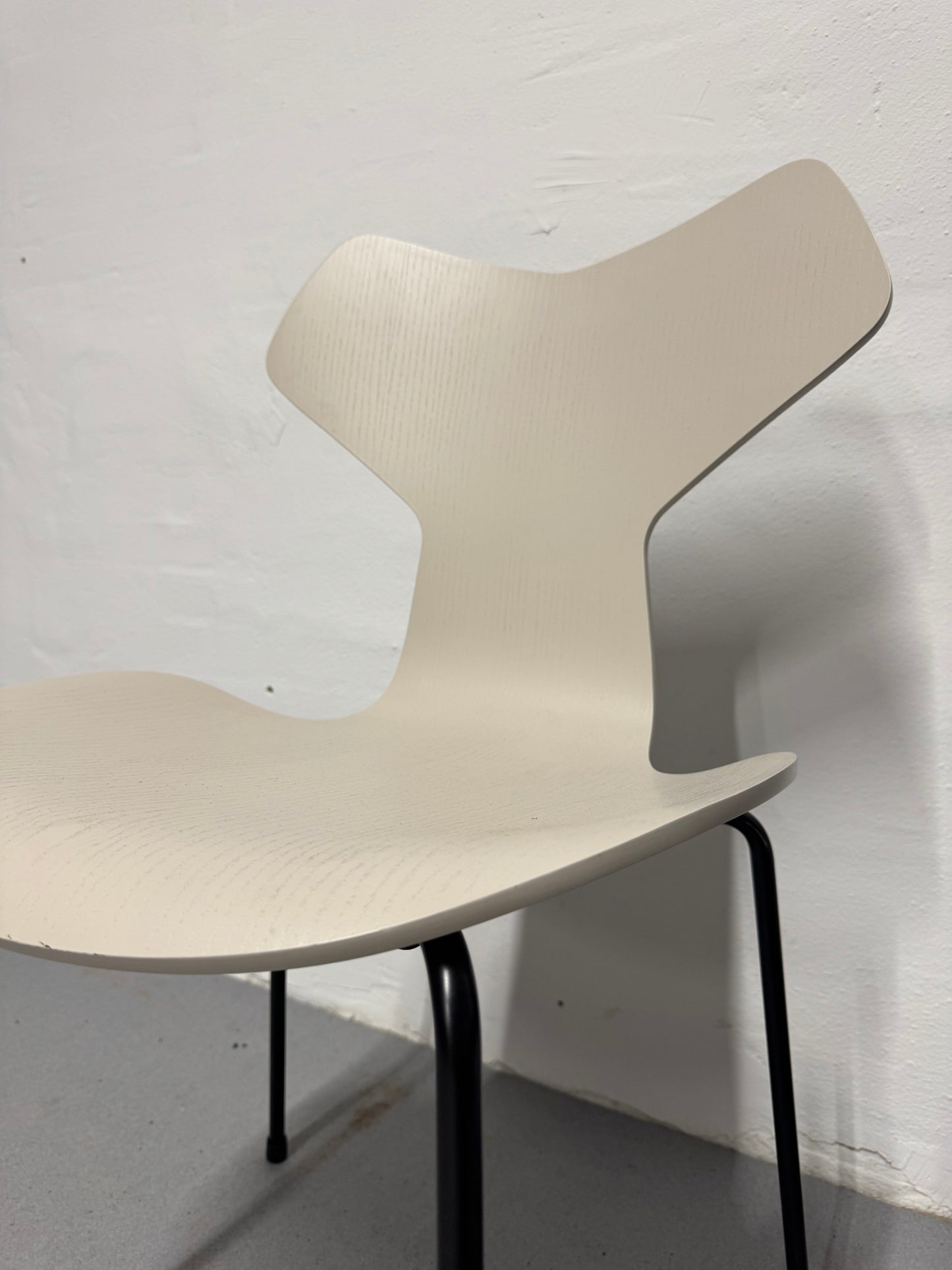 Arne Jacobsen ‘3130/Grand Prix’ Fritz Hansen.