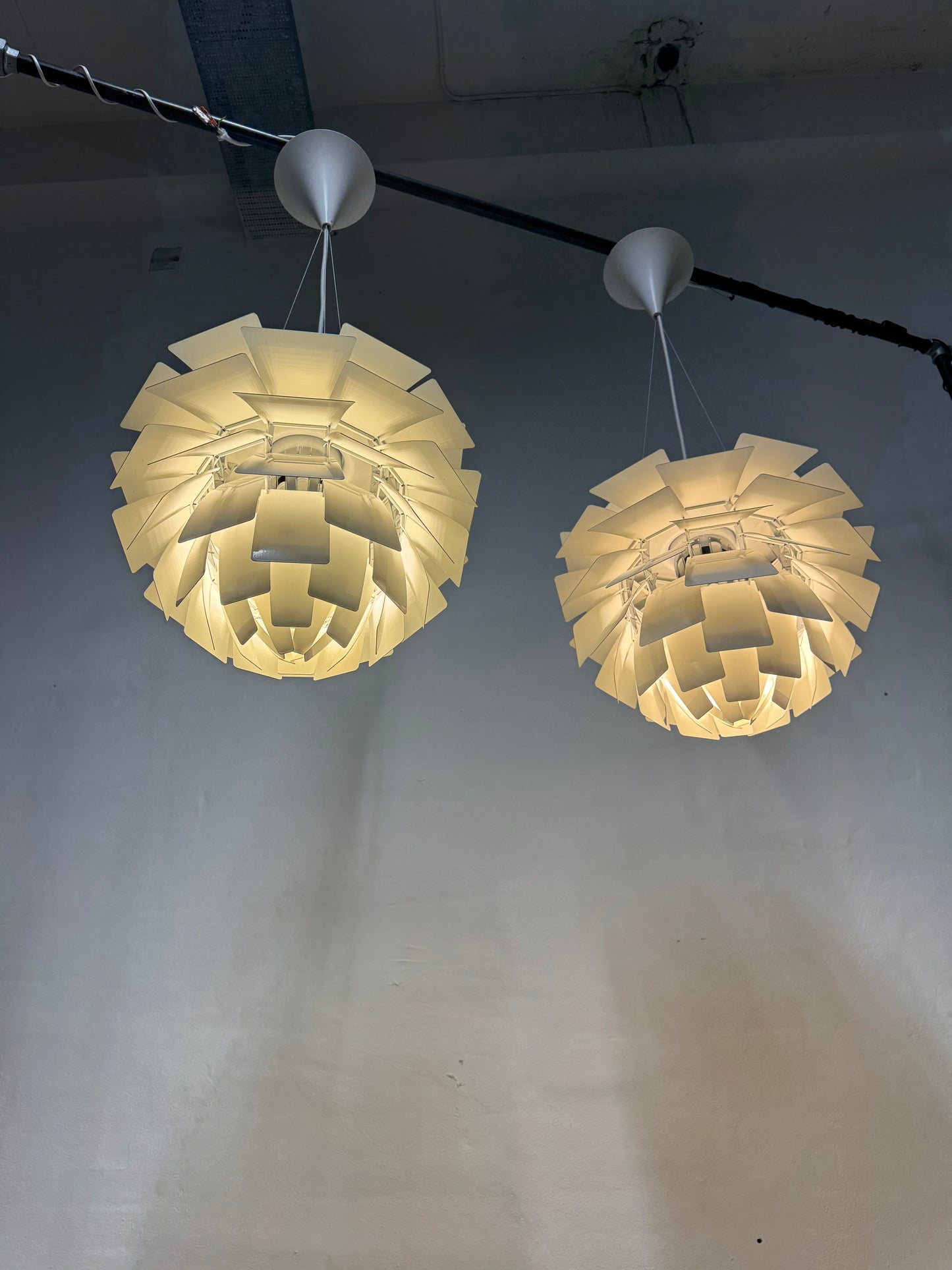 Som nye, PH Koglen Ø48 cm, designet af Poul Henningsen.