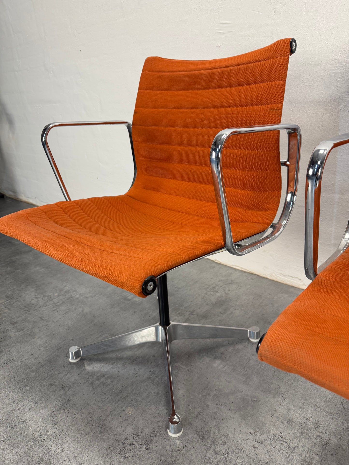 Charles Eames ‘EA107’ kontorstol, Vitra.