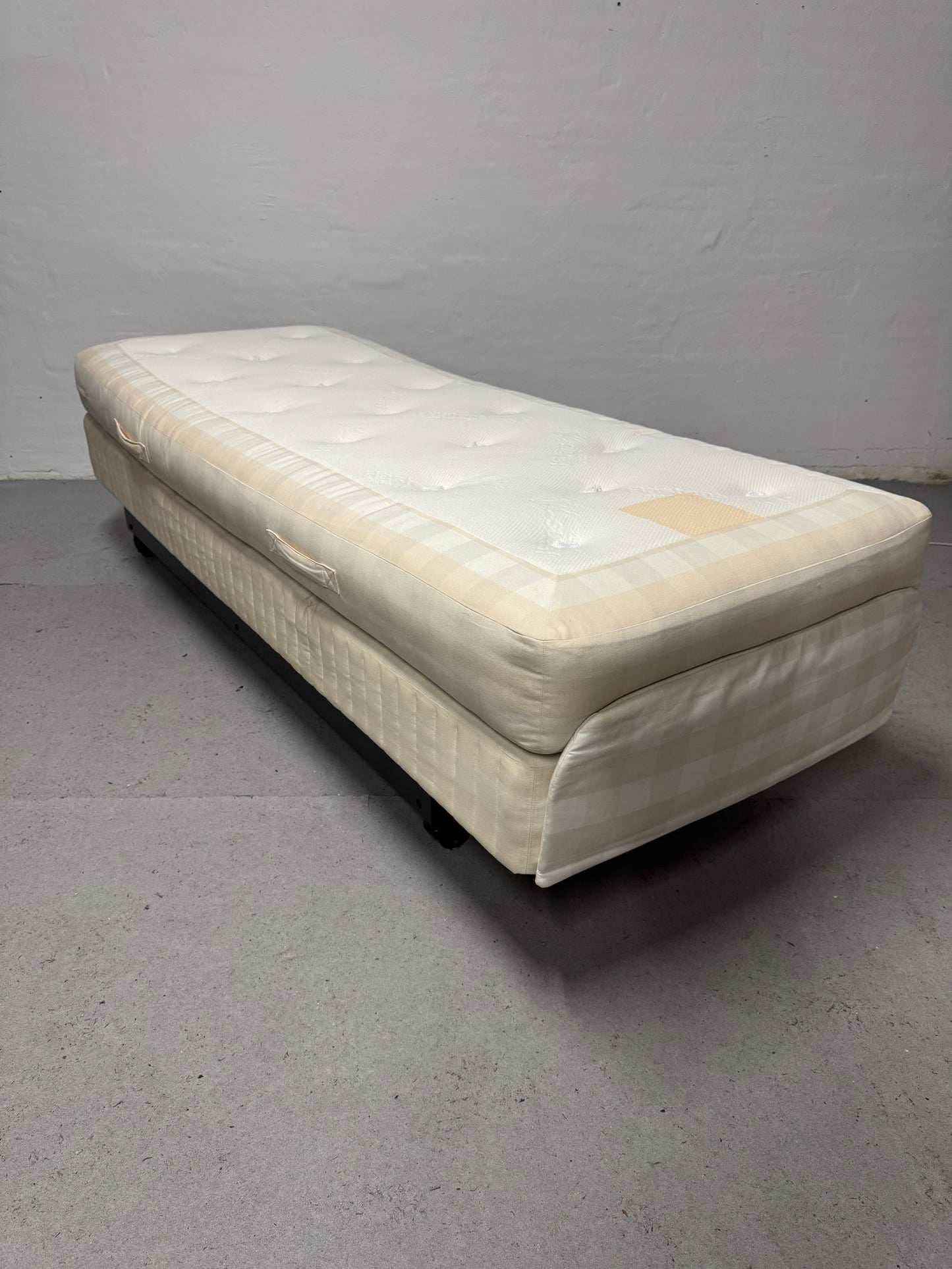 Hästens elevationsseng  – 80x210cm.