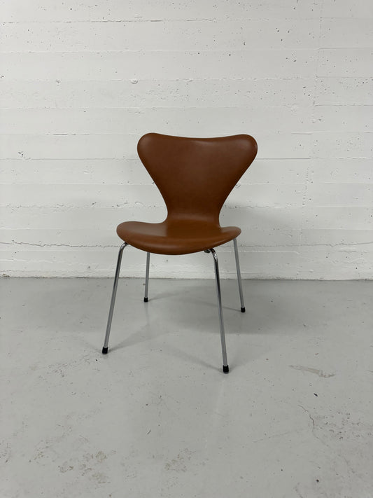 Arne Jacobsen ‘Syveren/3107’ Fritz Hansen.