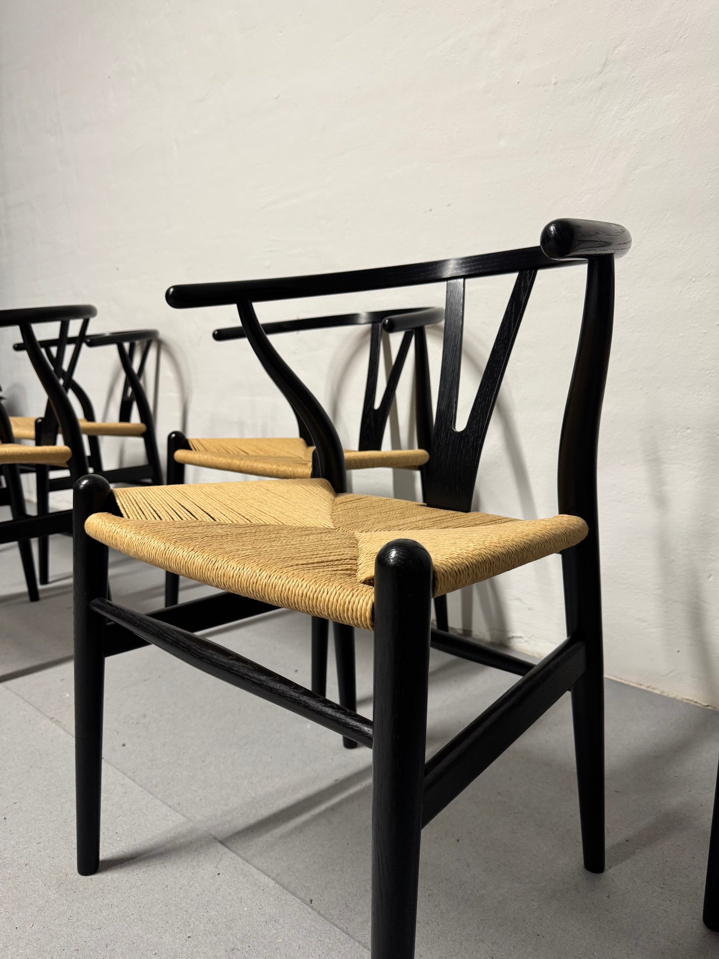 Egetræ, Hans J. Wegner ‘CH24’ ‘Y-stolen’ fremstillet hos Carl Hansen & Søn.