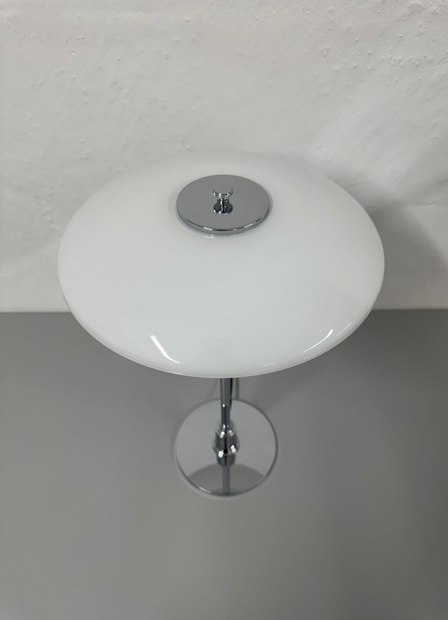Sjælden Limitid Edition Poul Henningsen, “PH 3/2” Louis Poulsen.