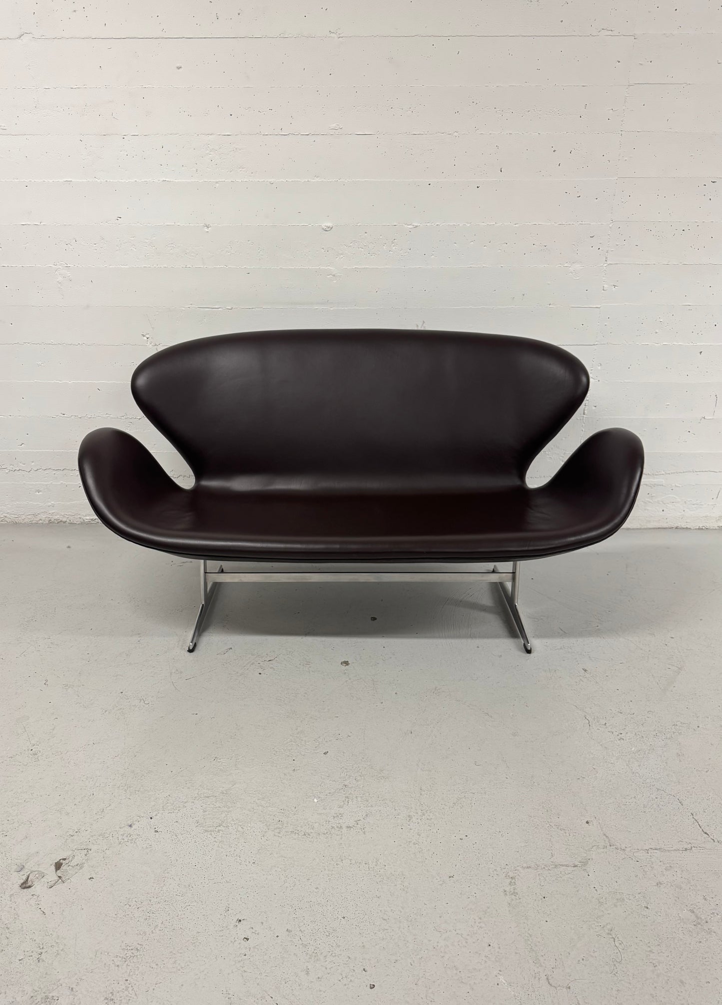 Arne Jacobsen ‘Svanen’ Fritz Hansen, model: 3321.