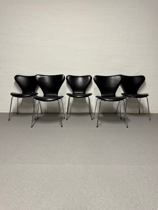 Arne Jacobsen ‘Syveren/3107’ Fritz Hansen.