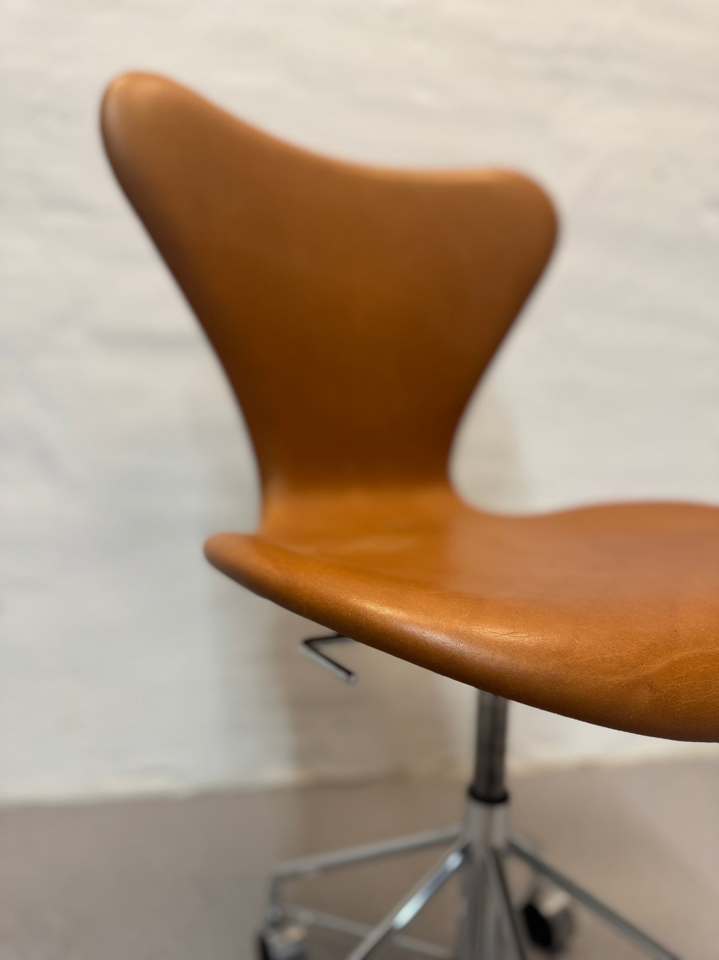 Arne Jacobsen ‘Syveren/3117’ Fritz Hansen.