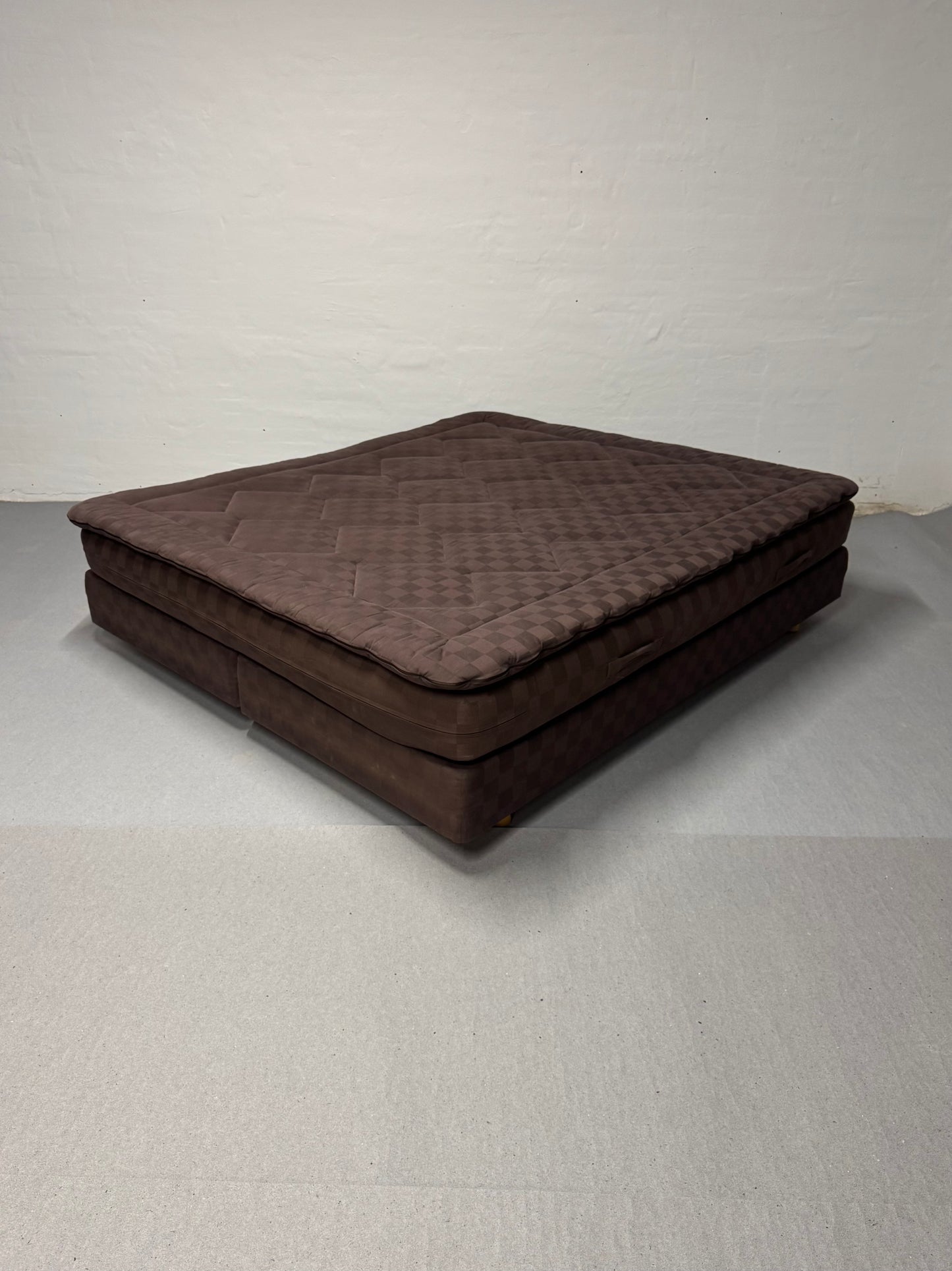 Hästens ‘Continental’ Dobbeltseng – 180x200cm.