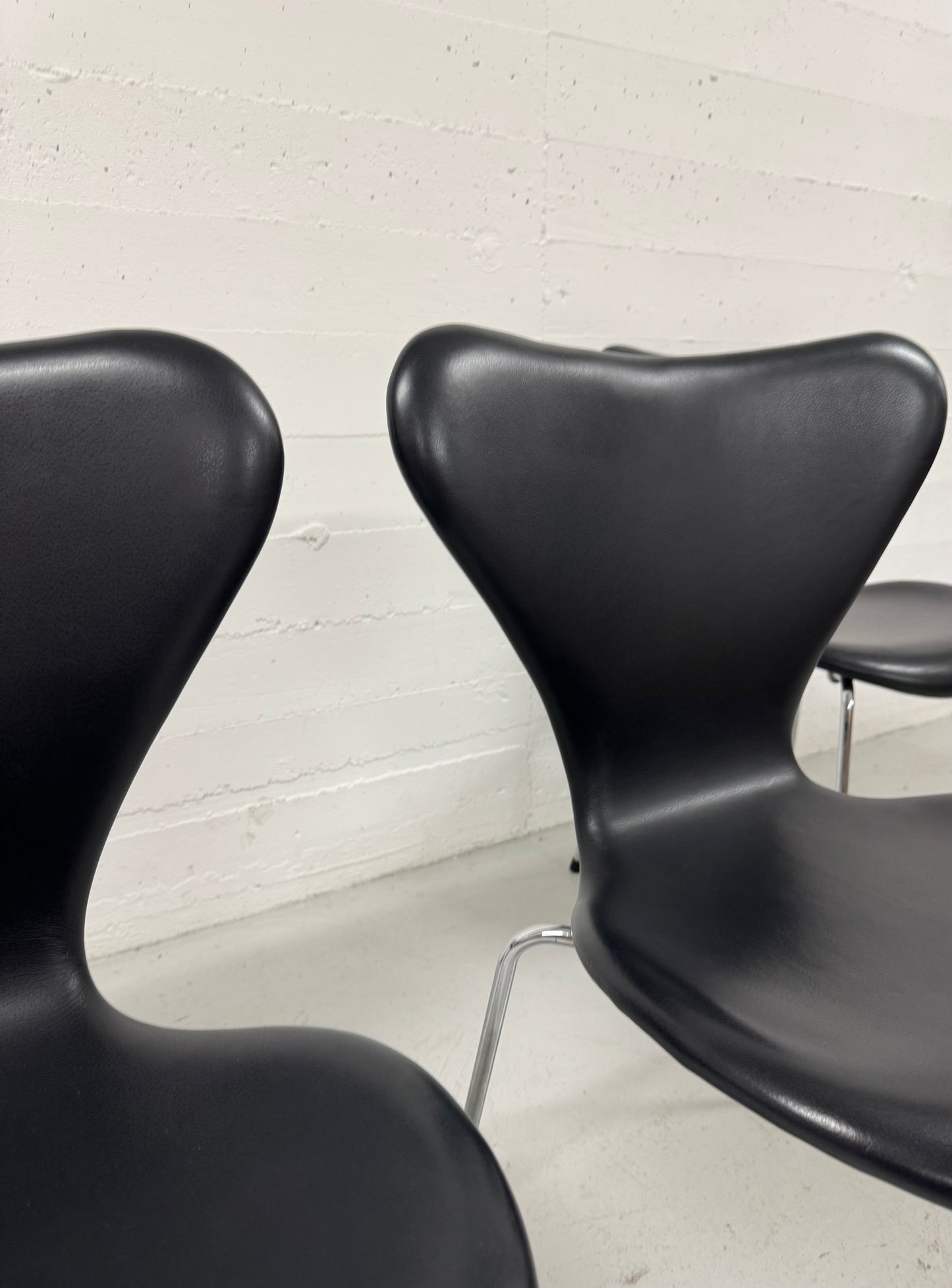 Arne Jacobsen ‘Syveren/3107’ Fritz Hansen.