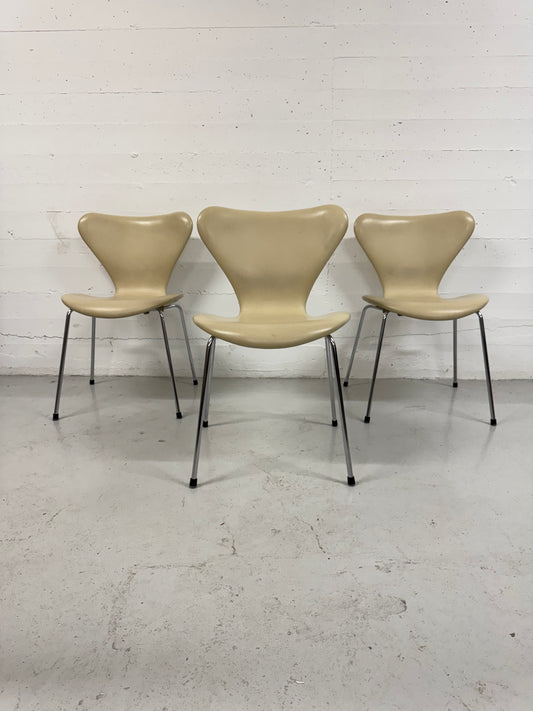 Arne Jacobsen ‘Syveren/3107’ Fritz Hansen.