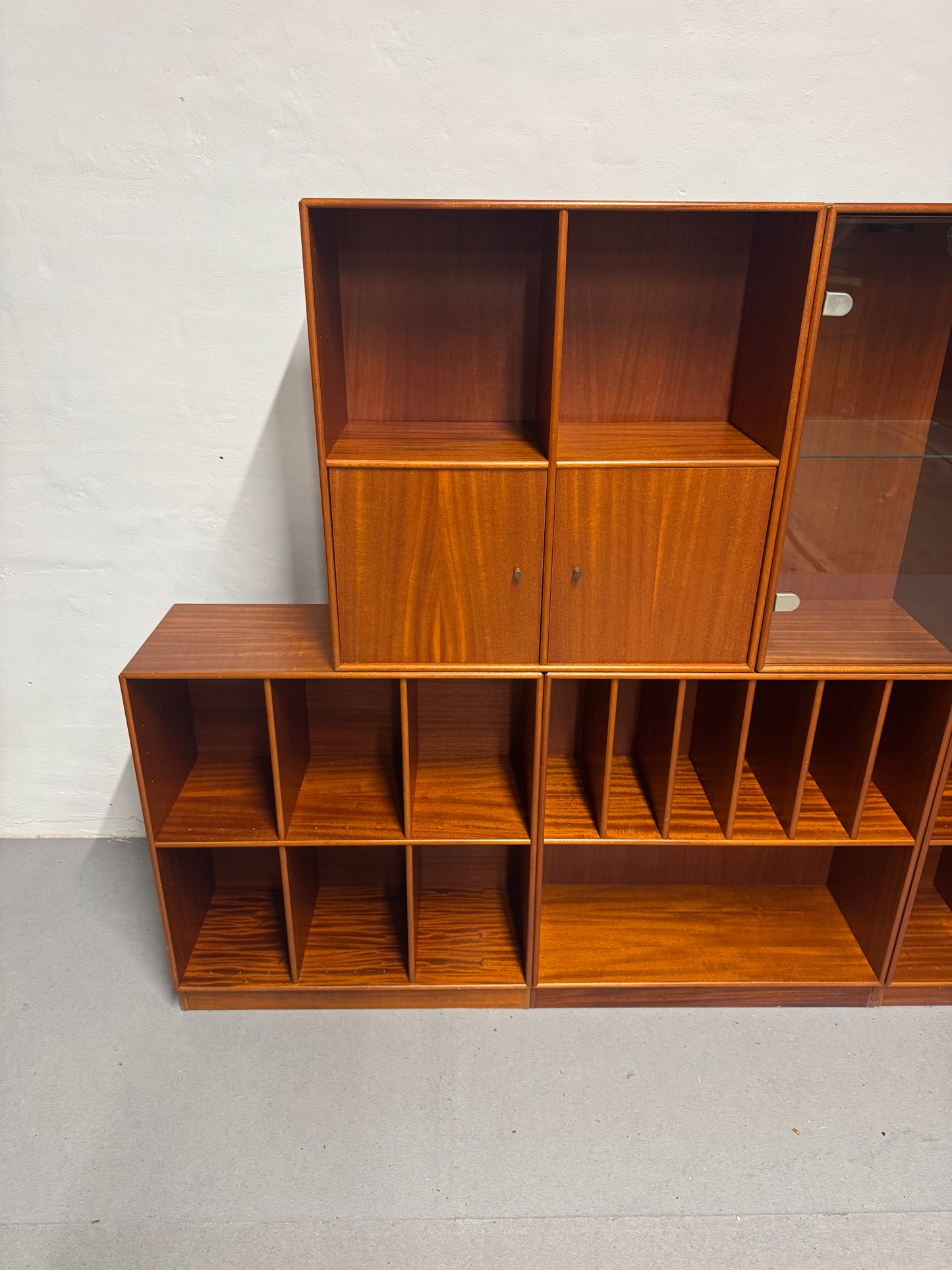 Peter J. Lassen, Montana reolmoduler.