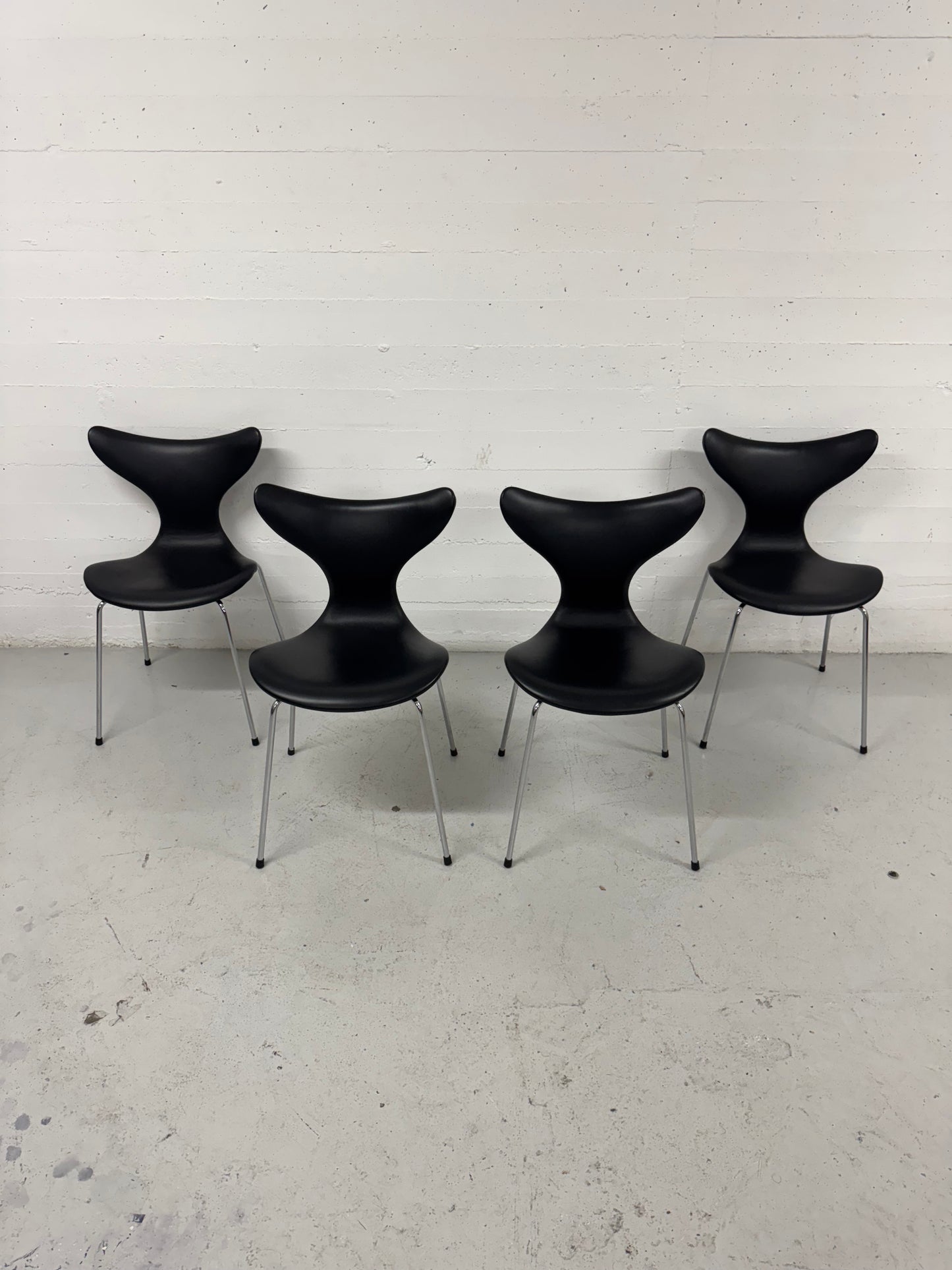 Arne Jacobsen ‘mågen/liljen/3108’ Fritz Hansen.