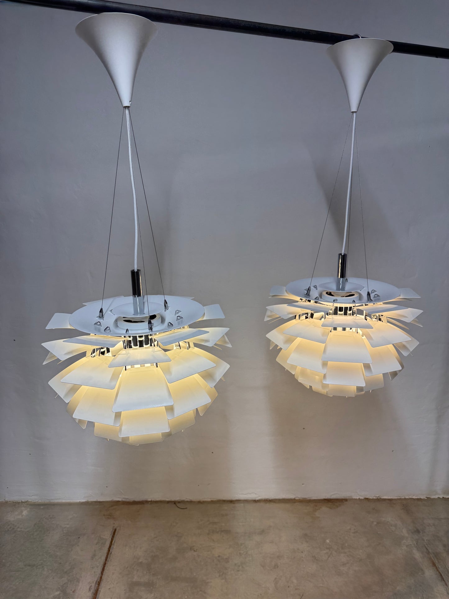 Som nye, PH Koglen Ø48 cm, designet af Poul Henningsen.