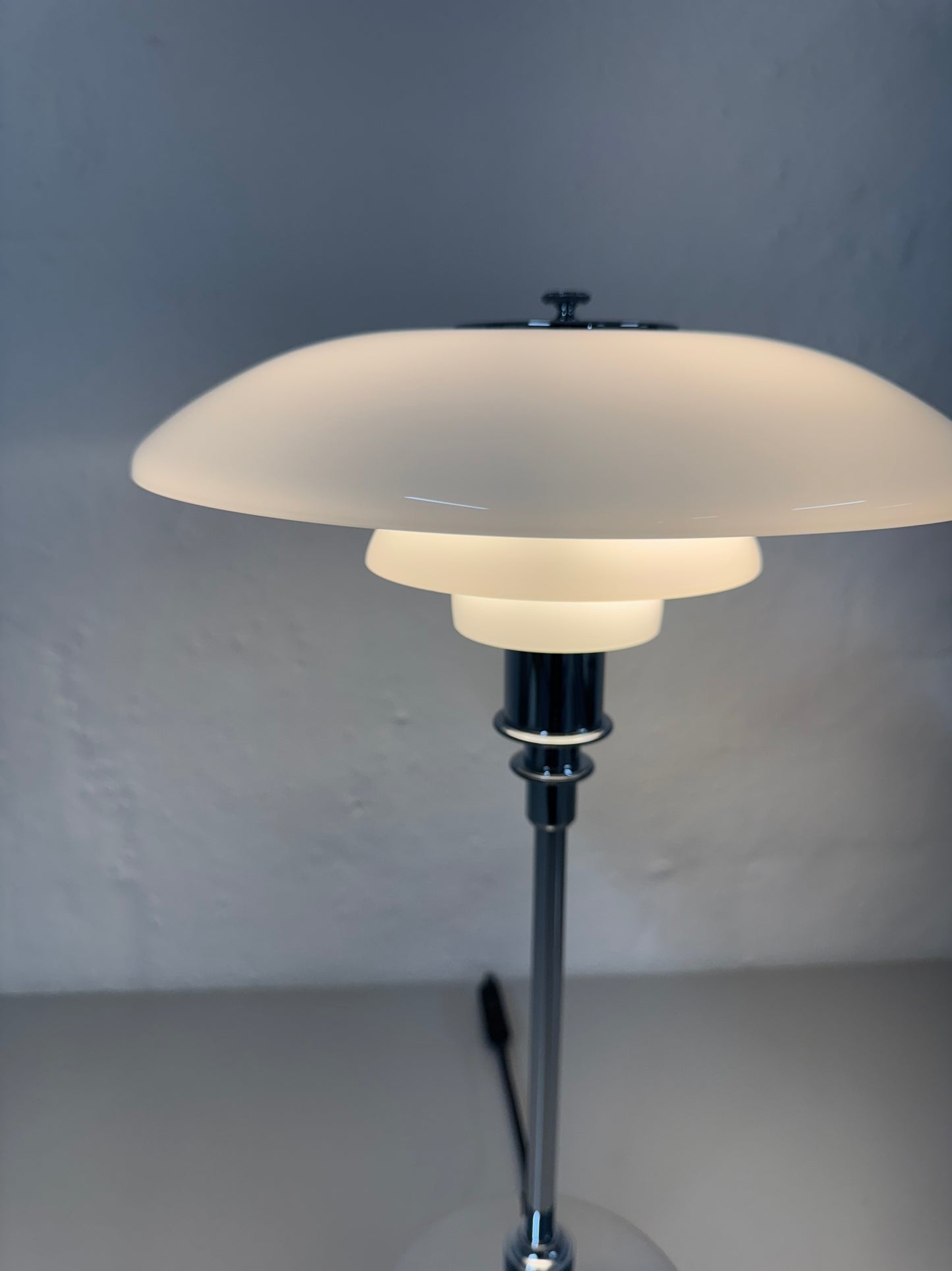 Sjælden Limitid Edition Poul Henningsen, “PH 3/2” Louis Poulsen.
