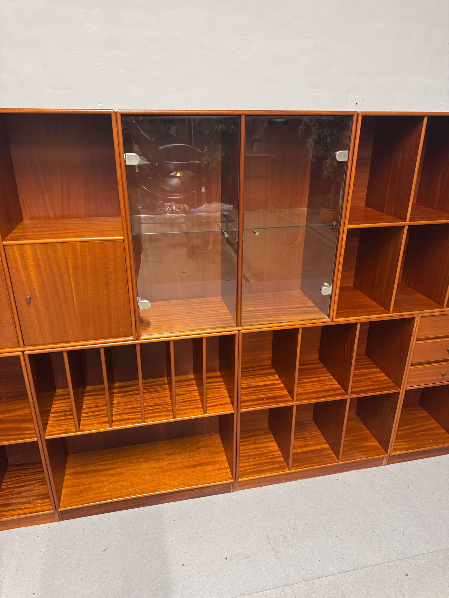 Peter J. Lassen, Montana reolmoduler.