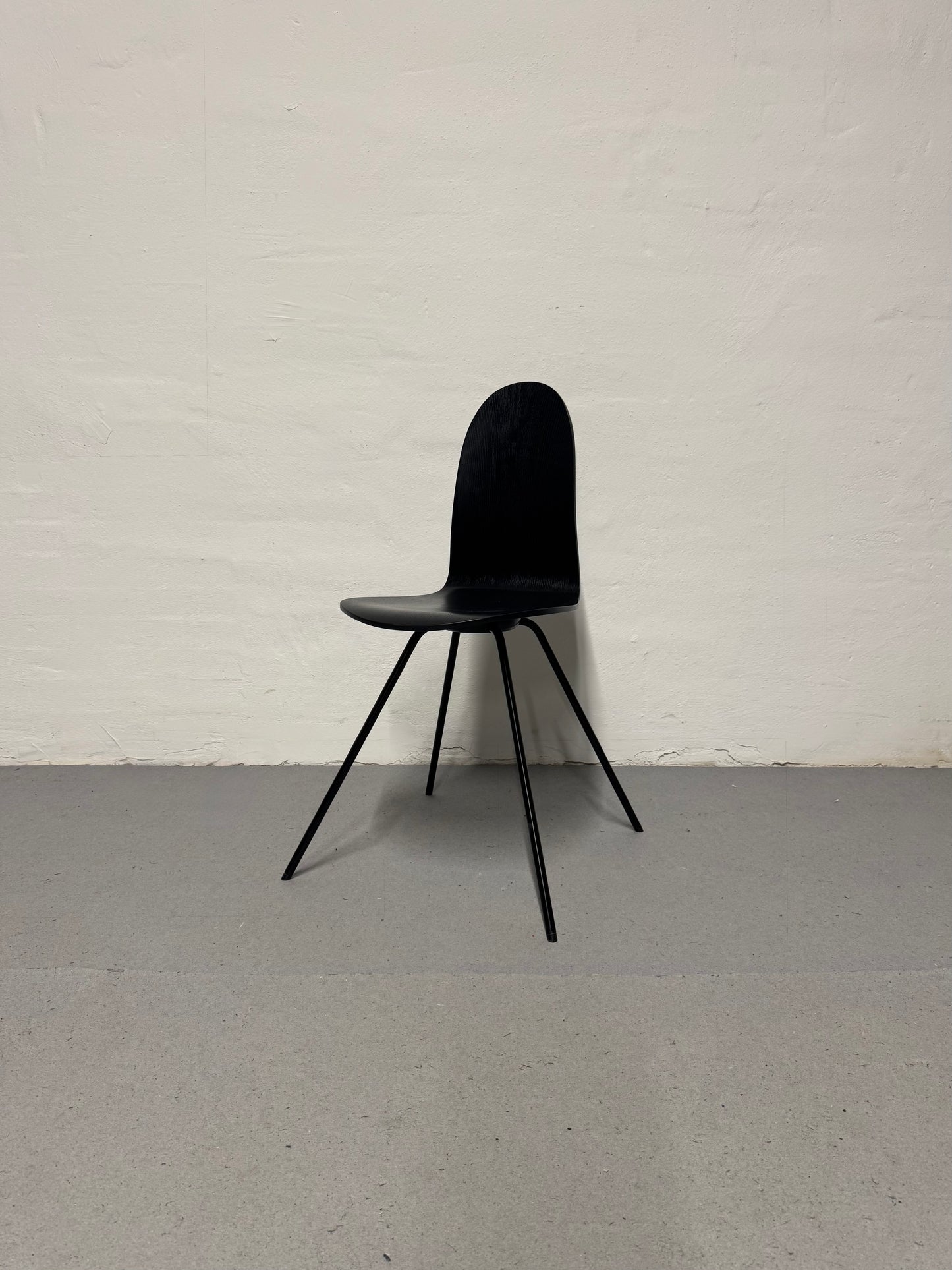Arne Jacobsen ‘Tungen/3102’ Howe.