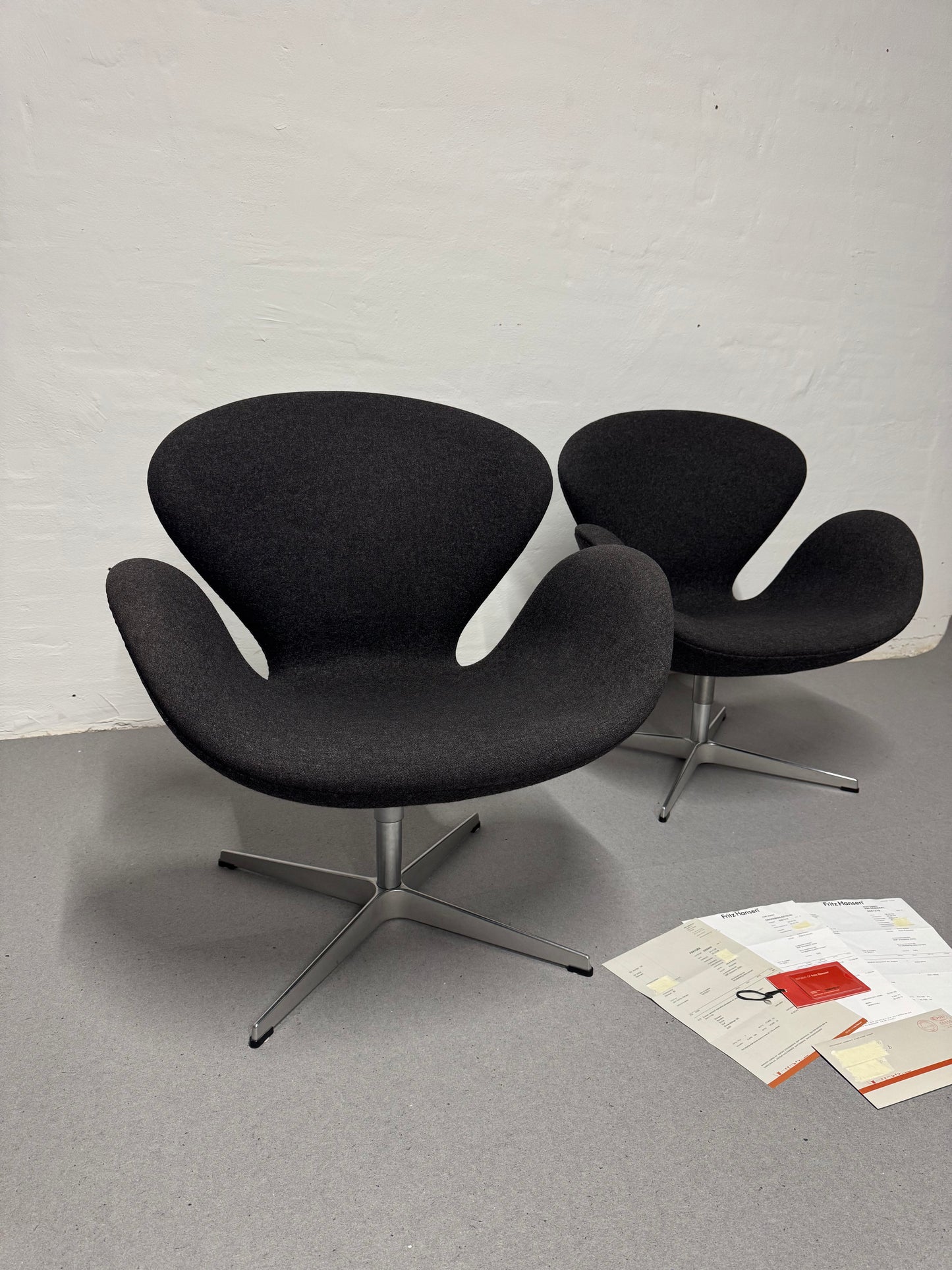 Arne Jacobsen ‘Svanen’ Fritz Hansen, model: 3320, original polstring.
