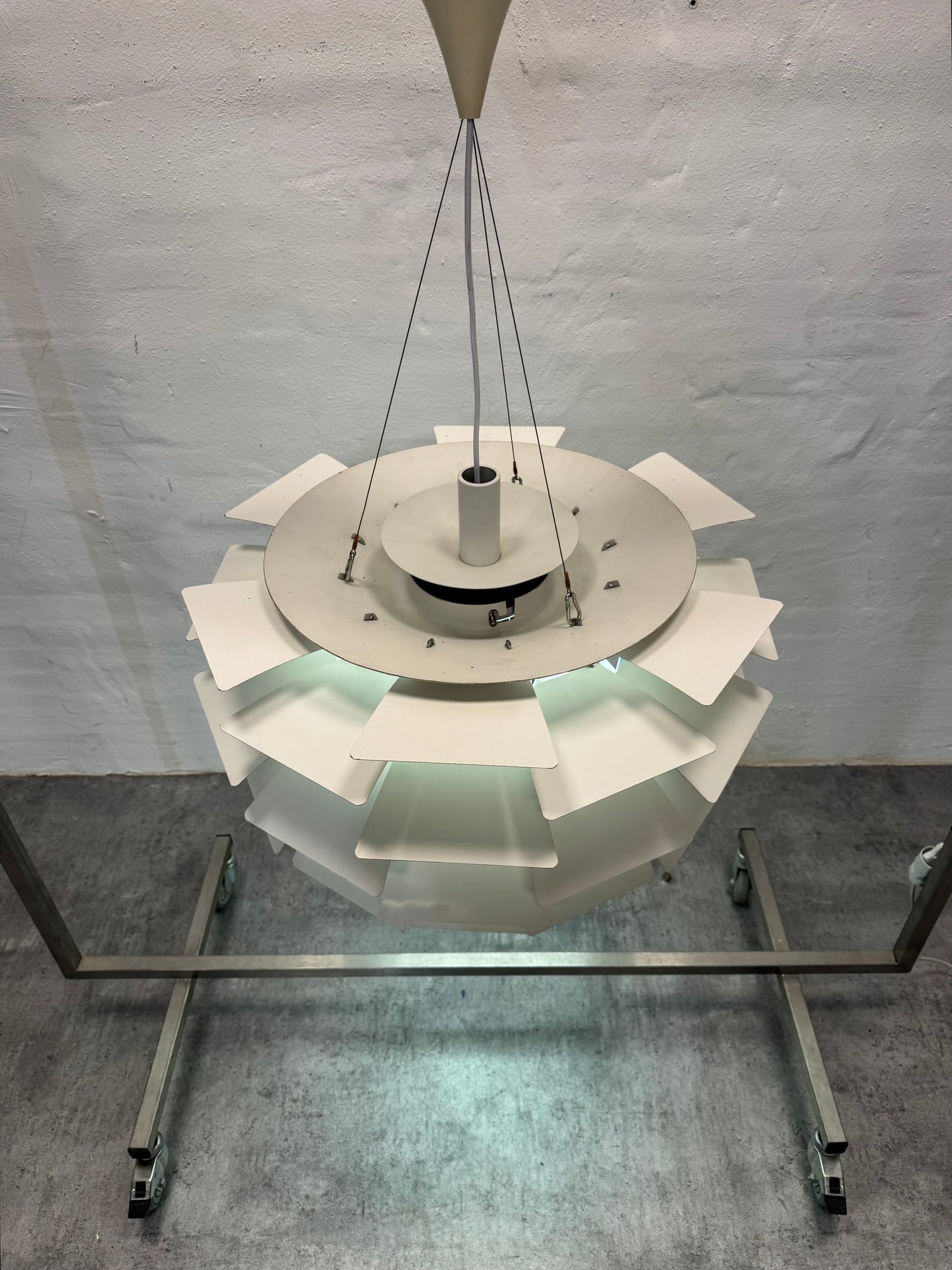 Poul Henningsen ‘Koglen’ Ø72 cm, hvid.