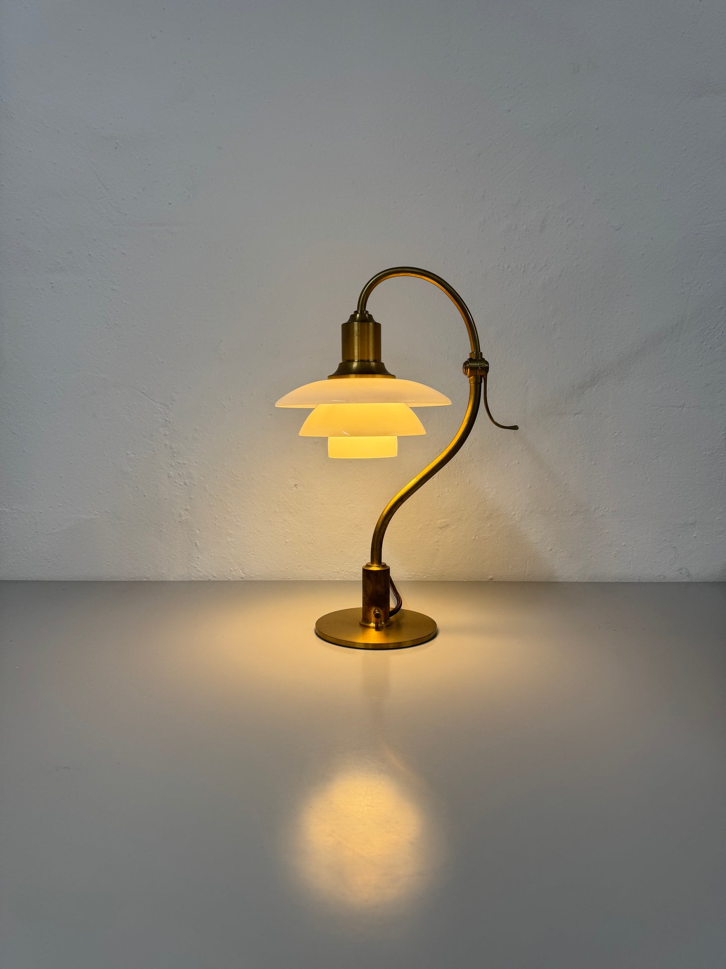Poul Henningsen, “spørgsmålstegnet” Louis Poulsen.