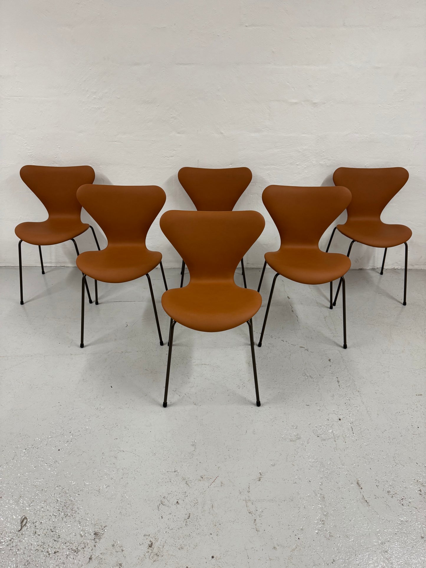 Nypolstret Arne Jacobsen ‘Syveren/3107’ Fritz Hansen.