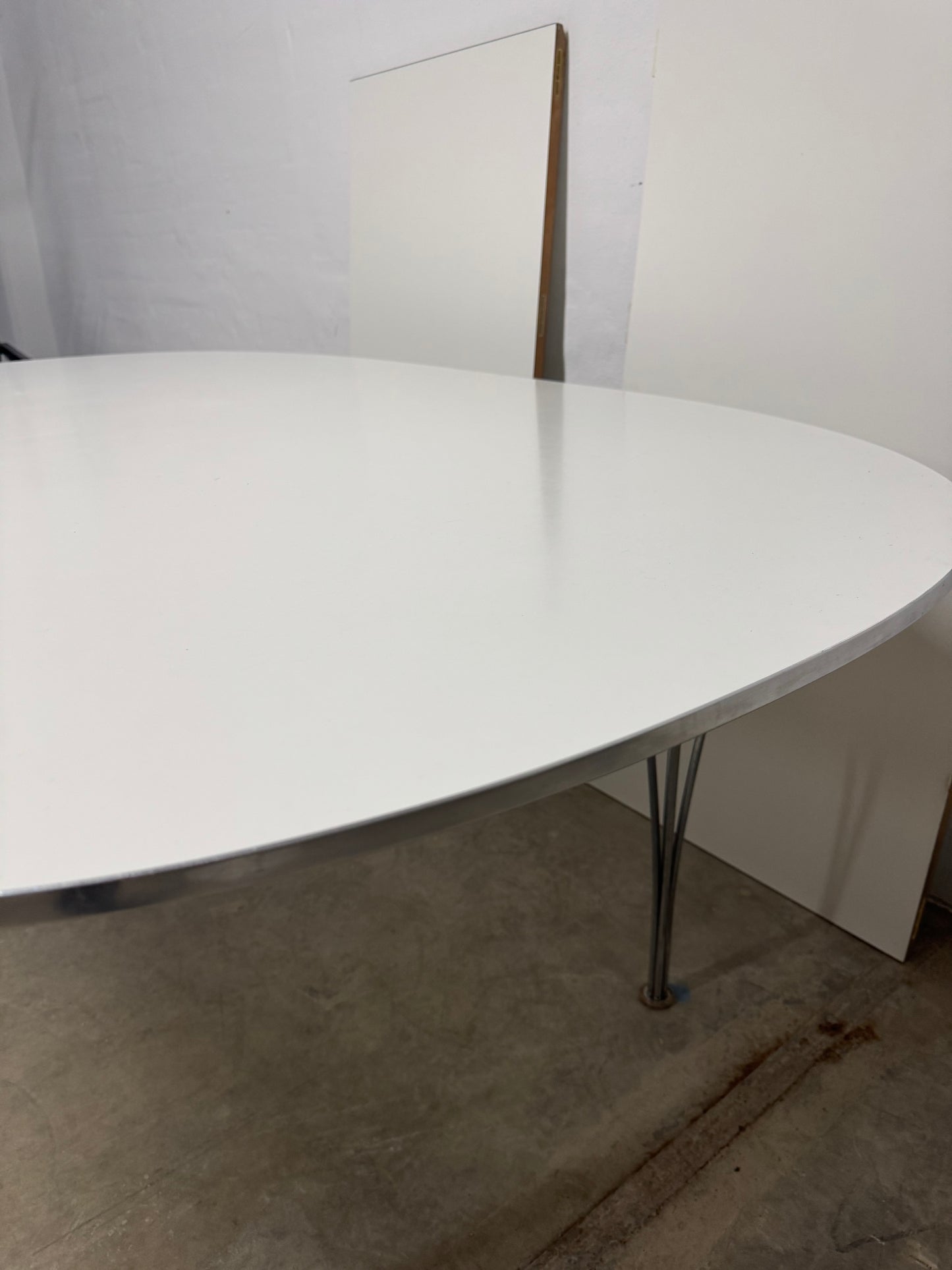 Piet Hein & Bruno Mathsson ‘Superellipse’ spisebord, Fritz Hansen.