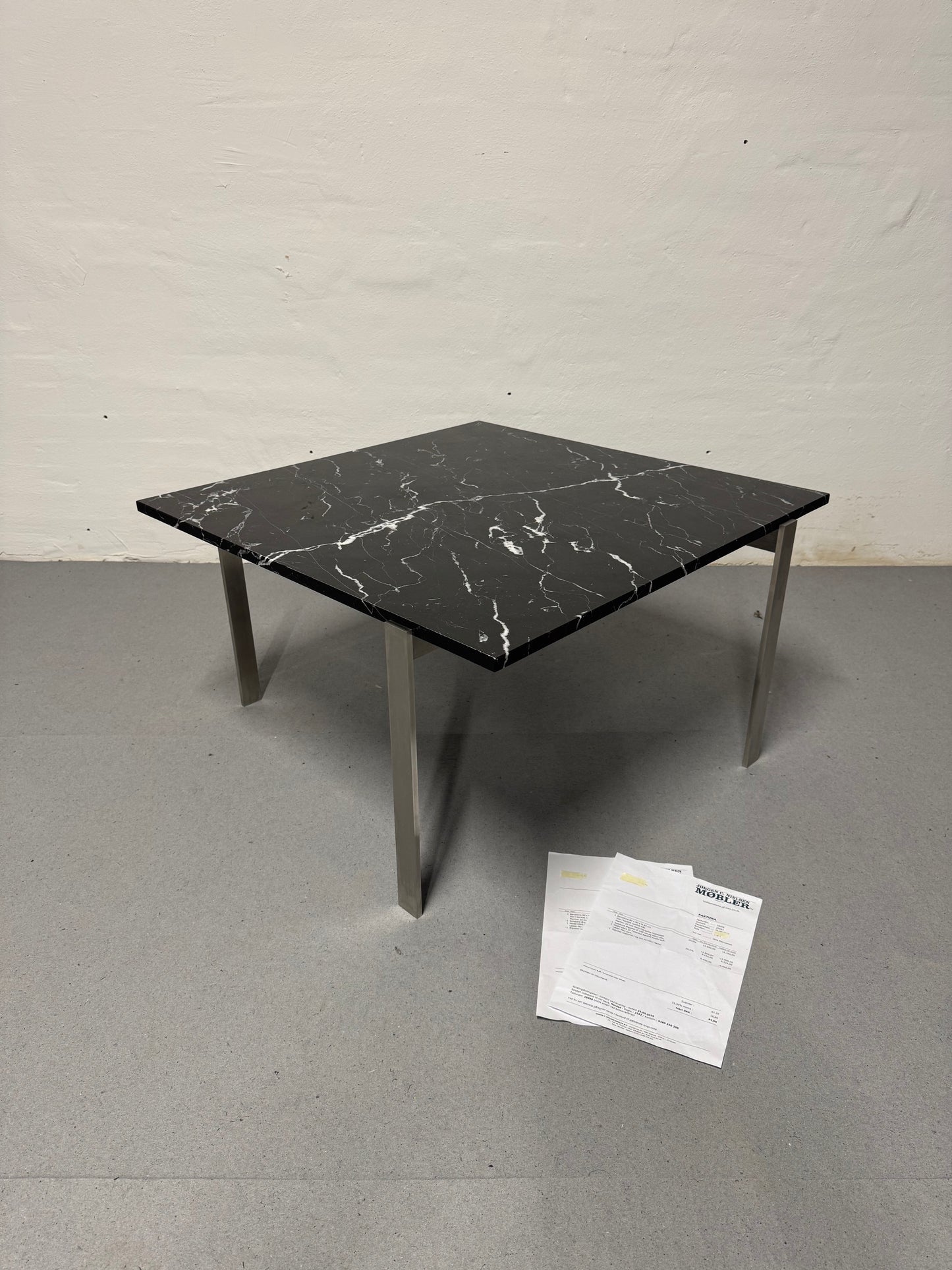 Mølballe ‘Barcelona’ Sofabord, sort marmor.