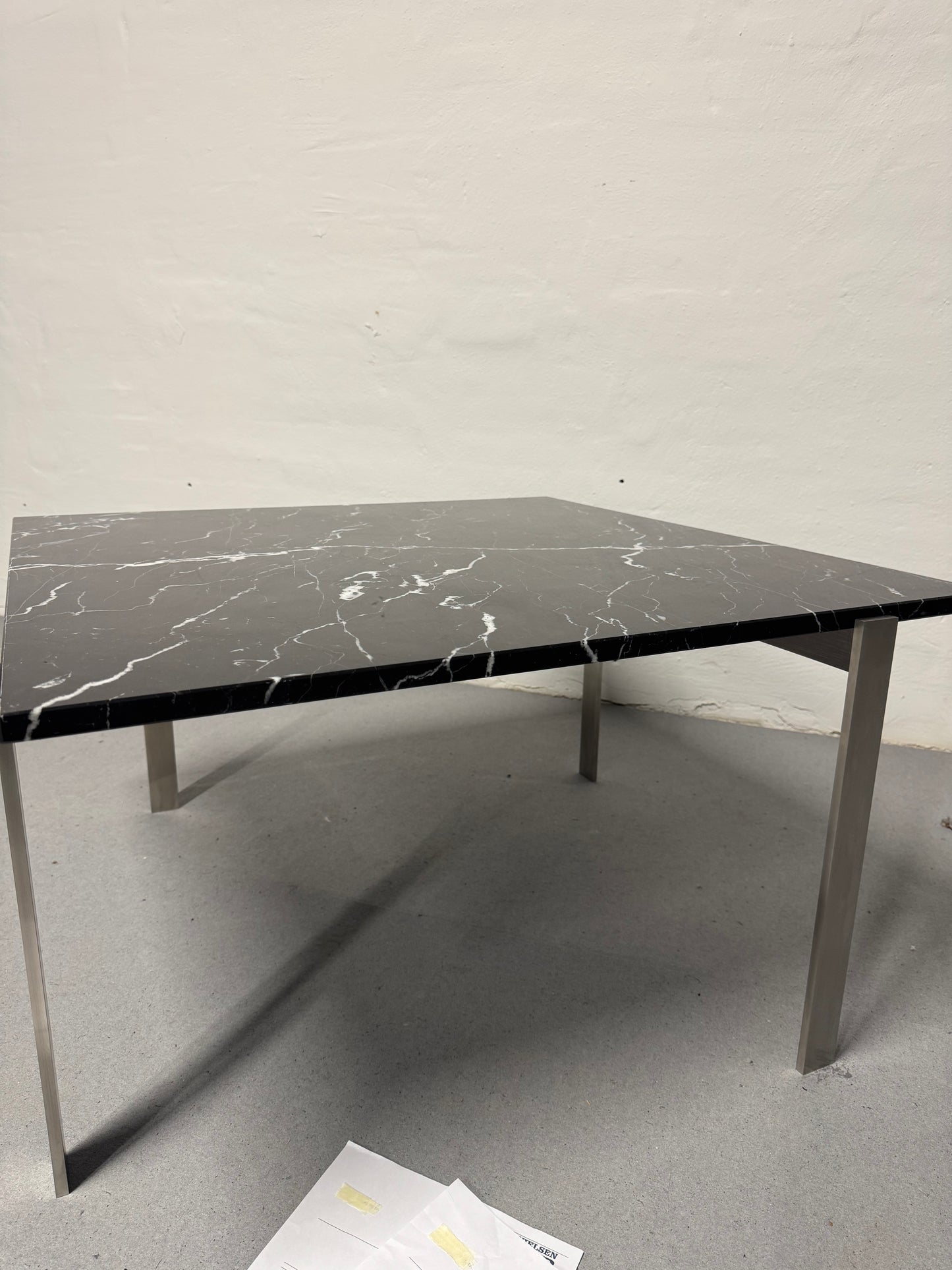 Mølballe ‘Barcelona’ Sofabord, sort marmor.